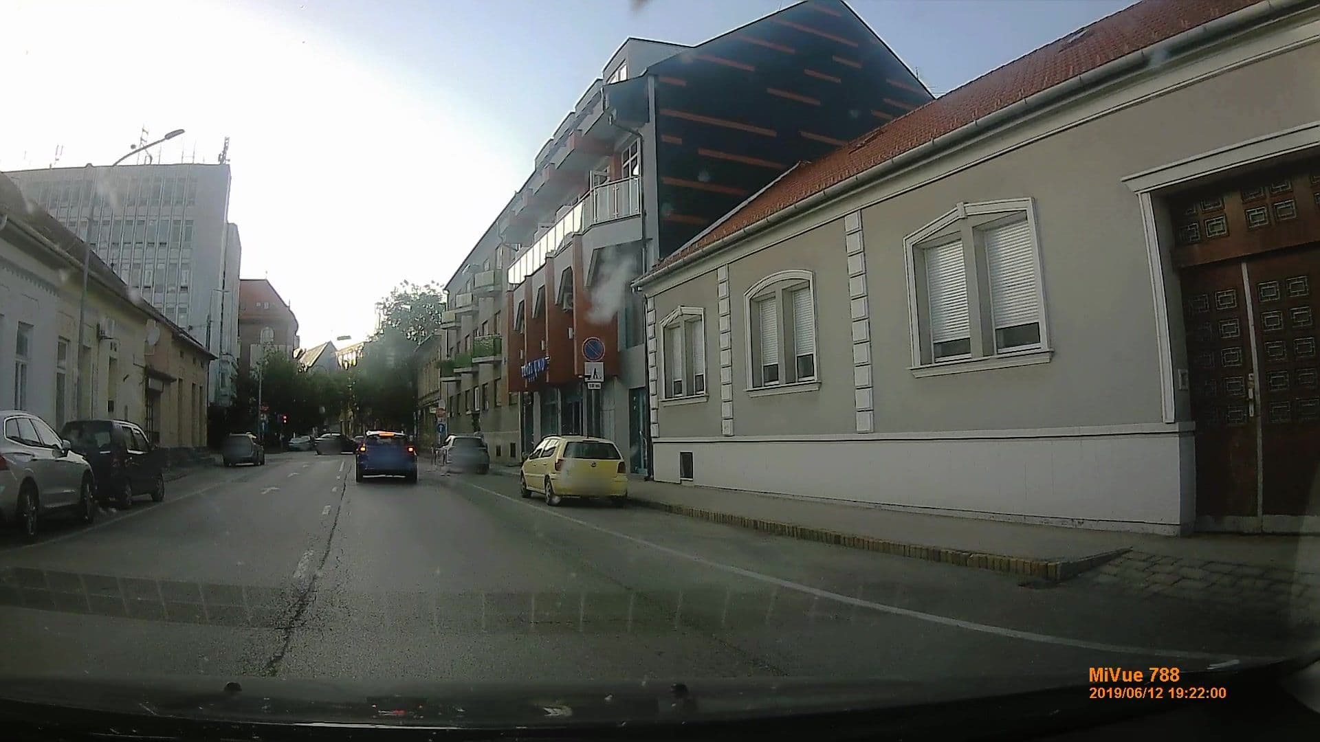 Street view near Hotel Uno ***, Kecskemét — © geox123 (CC BY-SA · Mapillary)