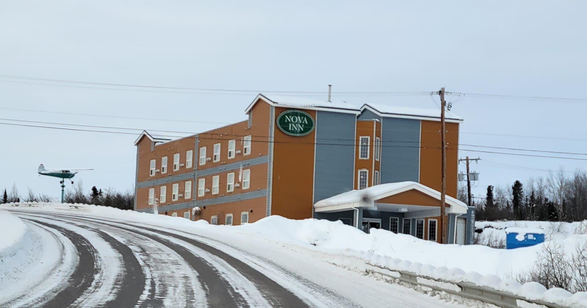 Nova Inn Inuvik (via Wikimedia Commons, CC BY-SA 4.0)