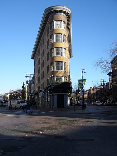 Hotel Europe (via Wikimedia Commons, Public domain)