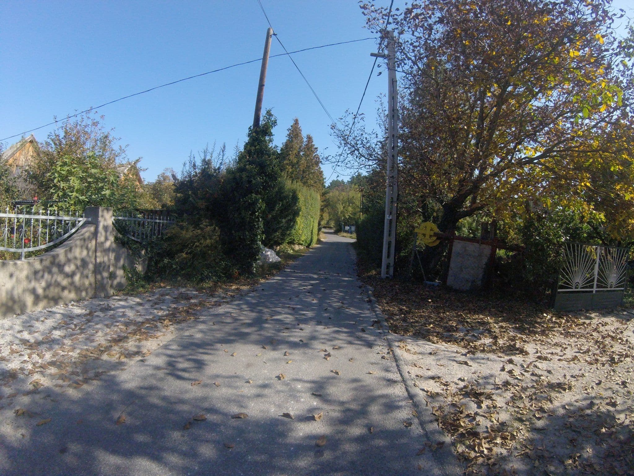 Street view near Domb apartmanház, Gyenesdiás — © utvonalfelmeresek (CC BY-SA · Mapillary)