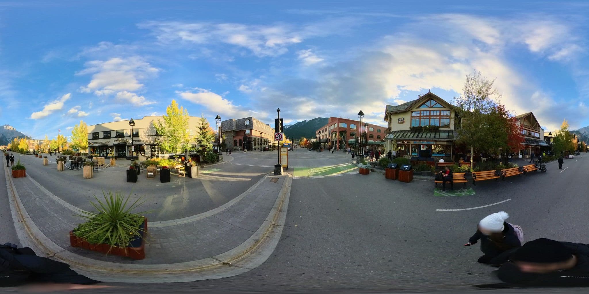 Street view near King Edward Hotel Banff, Banff — © Byter3 (CC BY-SA · Mapillary)