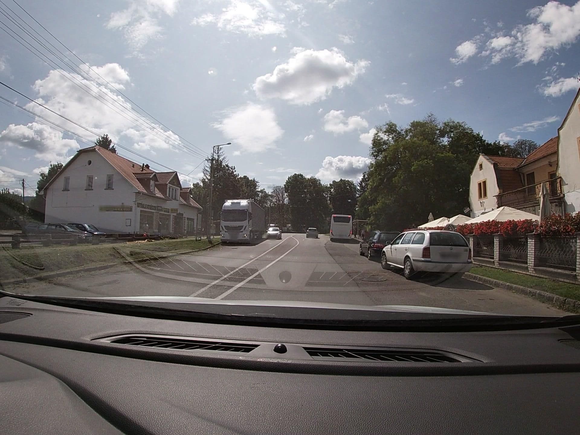 Street view near Szélkakas fogadó, Bátonyterenye — © vst (CC BY-SA · Mapillary)