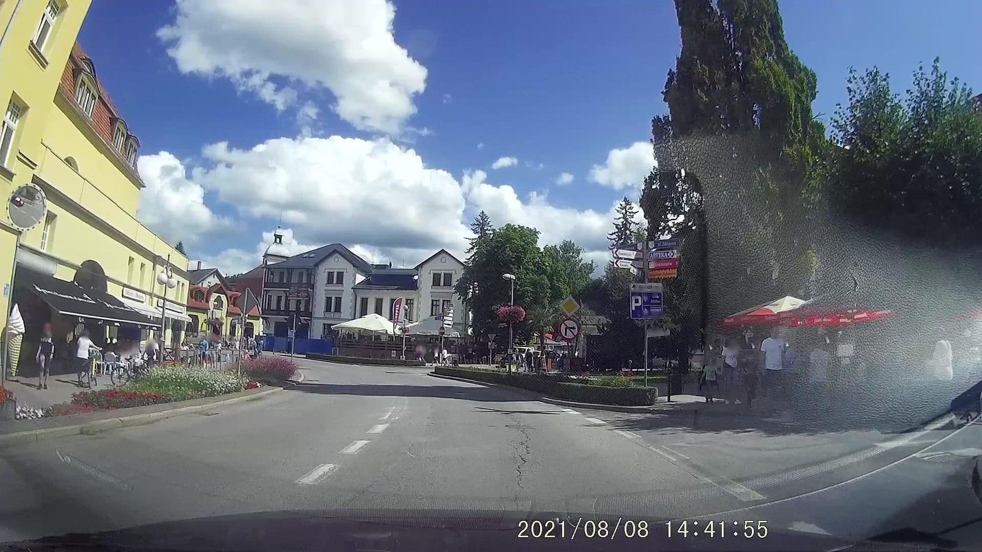 Street view near Apartament przy Parku Zdrojowym, Kudowa-Zdrój — © dasza (CC BY-SA · Mapillary)