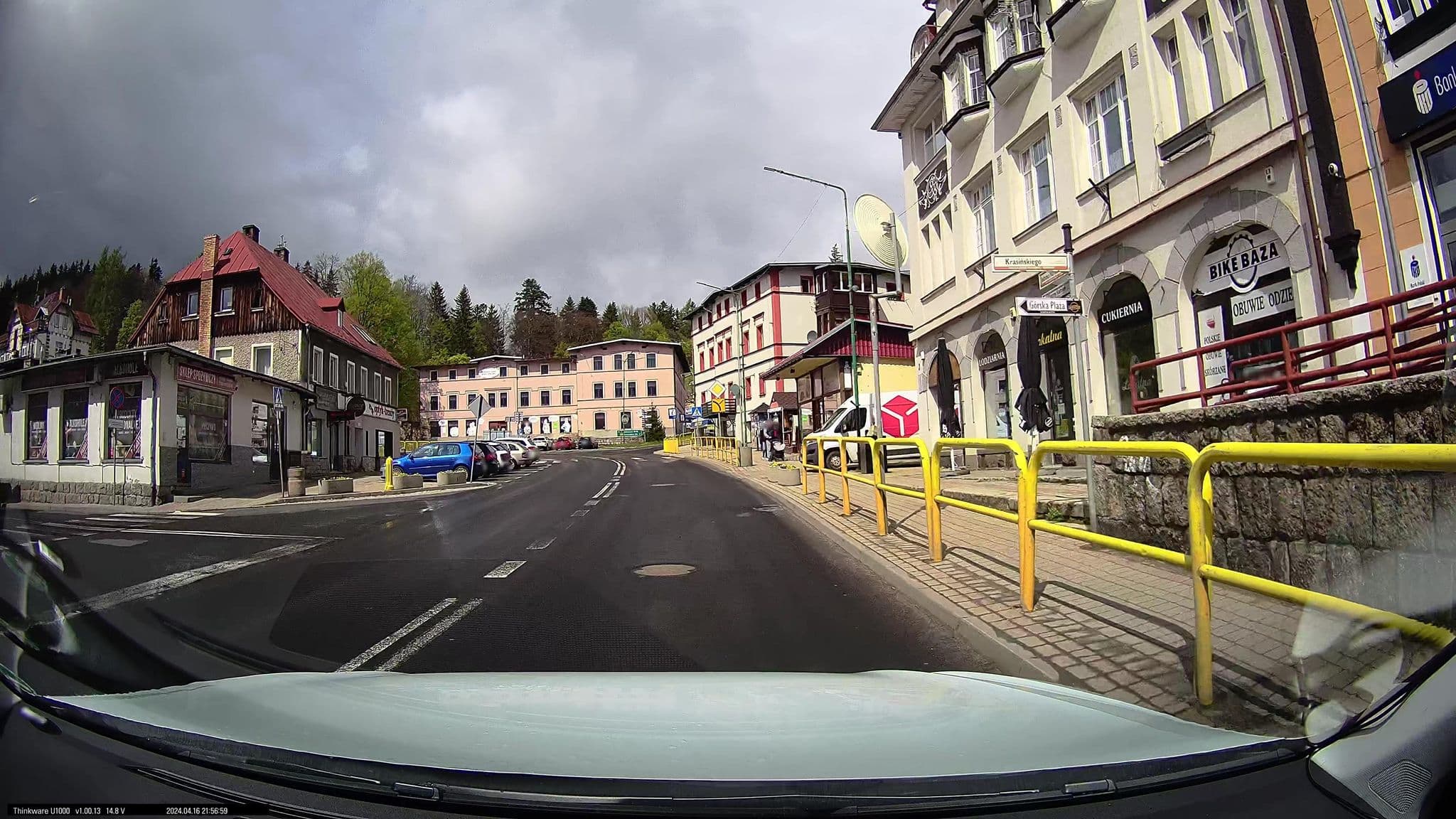 Street view near Schronisko Szrenica, Szklarska Poręba — © maxim752 (CC BY-SA · Mapillary)