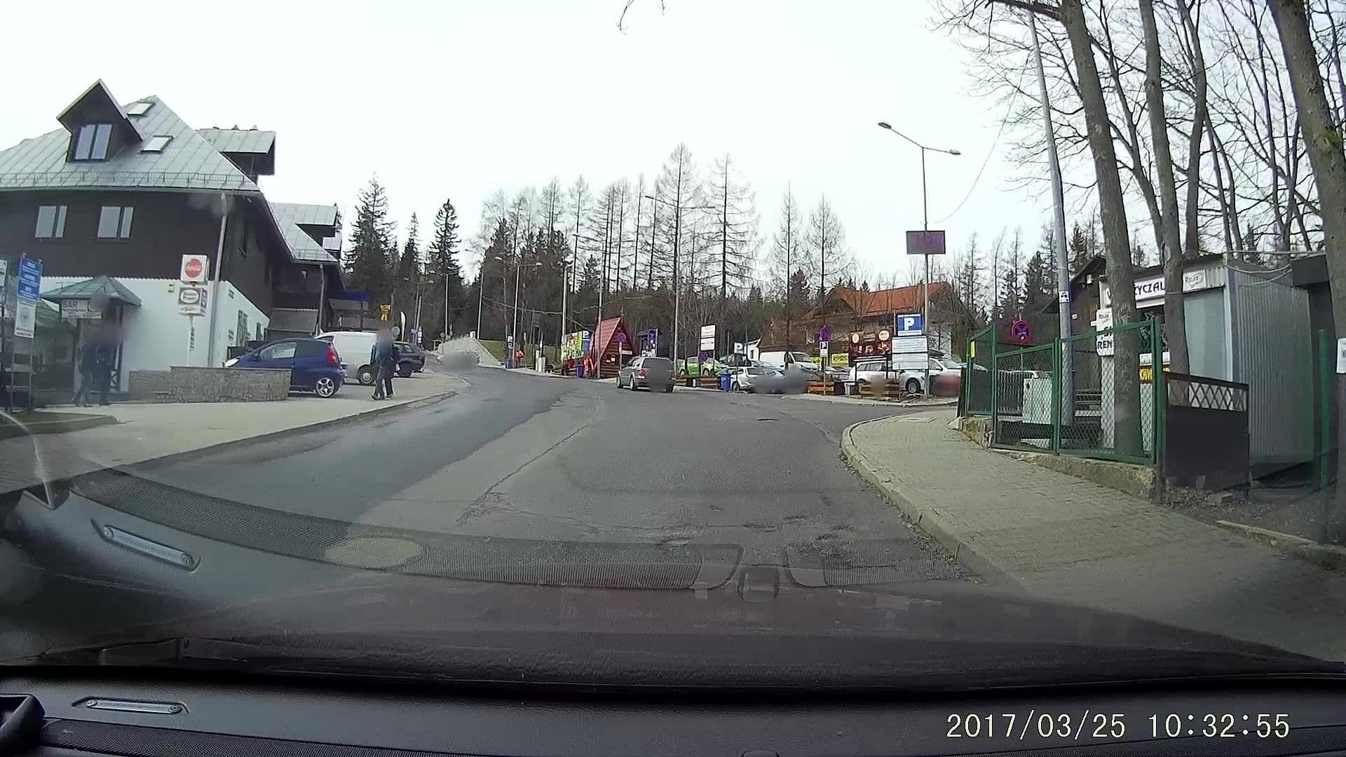 Street view near Aparthotel Lola, Szklarska Poręba — © dasza (CC BY-SA · Mapillary)