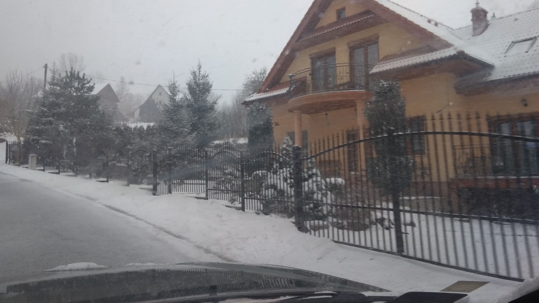 Street view near Pokoje Bobo, Sosnówka — © bechem (CC BY-SA · Mapillary)