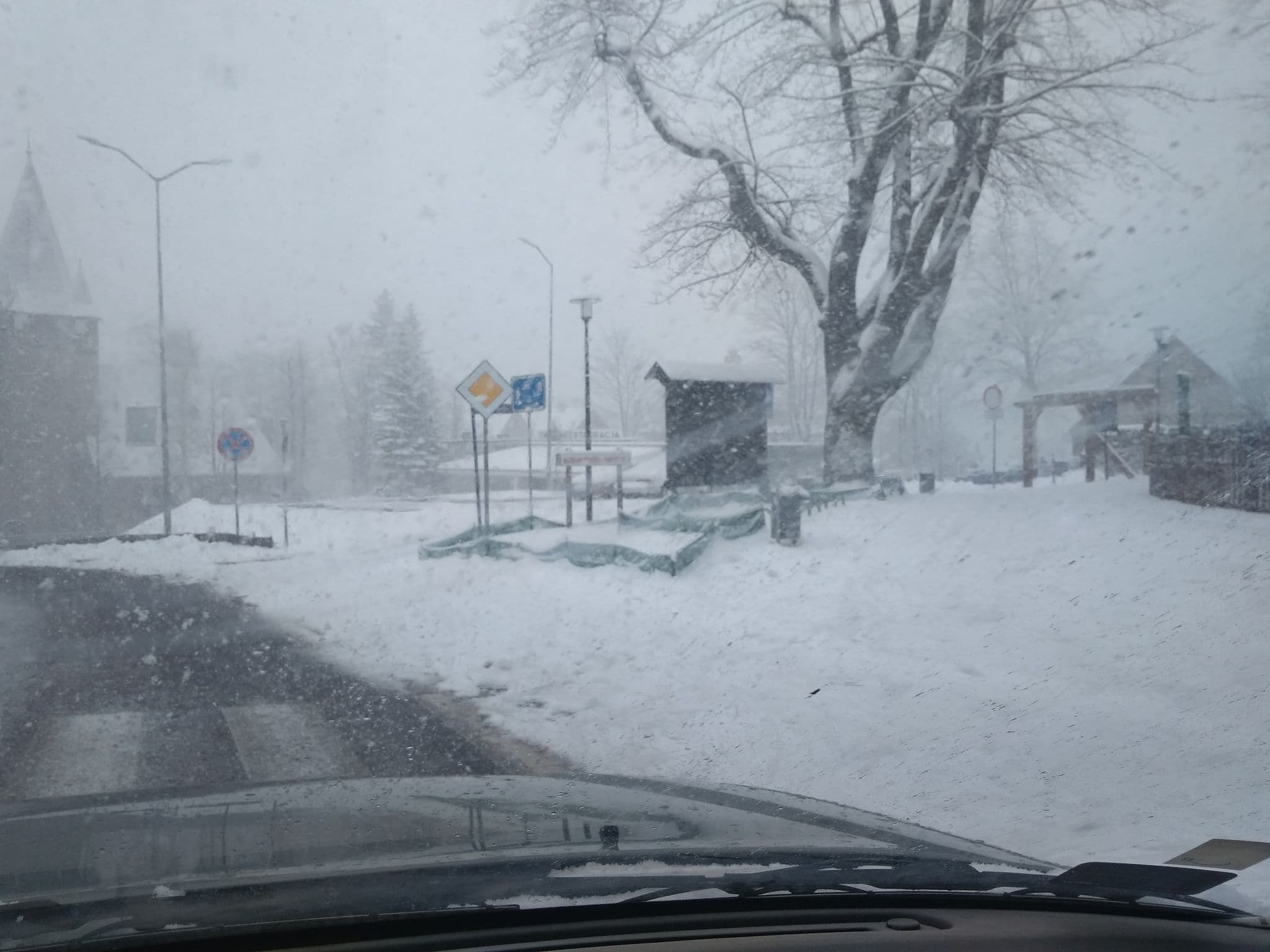 Street view near Magnolia. Wynajem pokoi, Karpacz — © bechem (CC BY-SA · Mapillary)