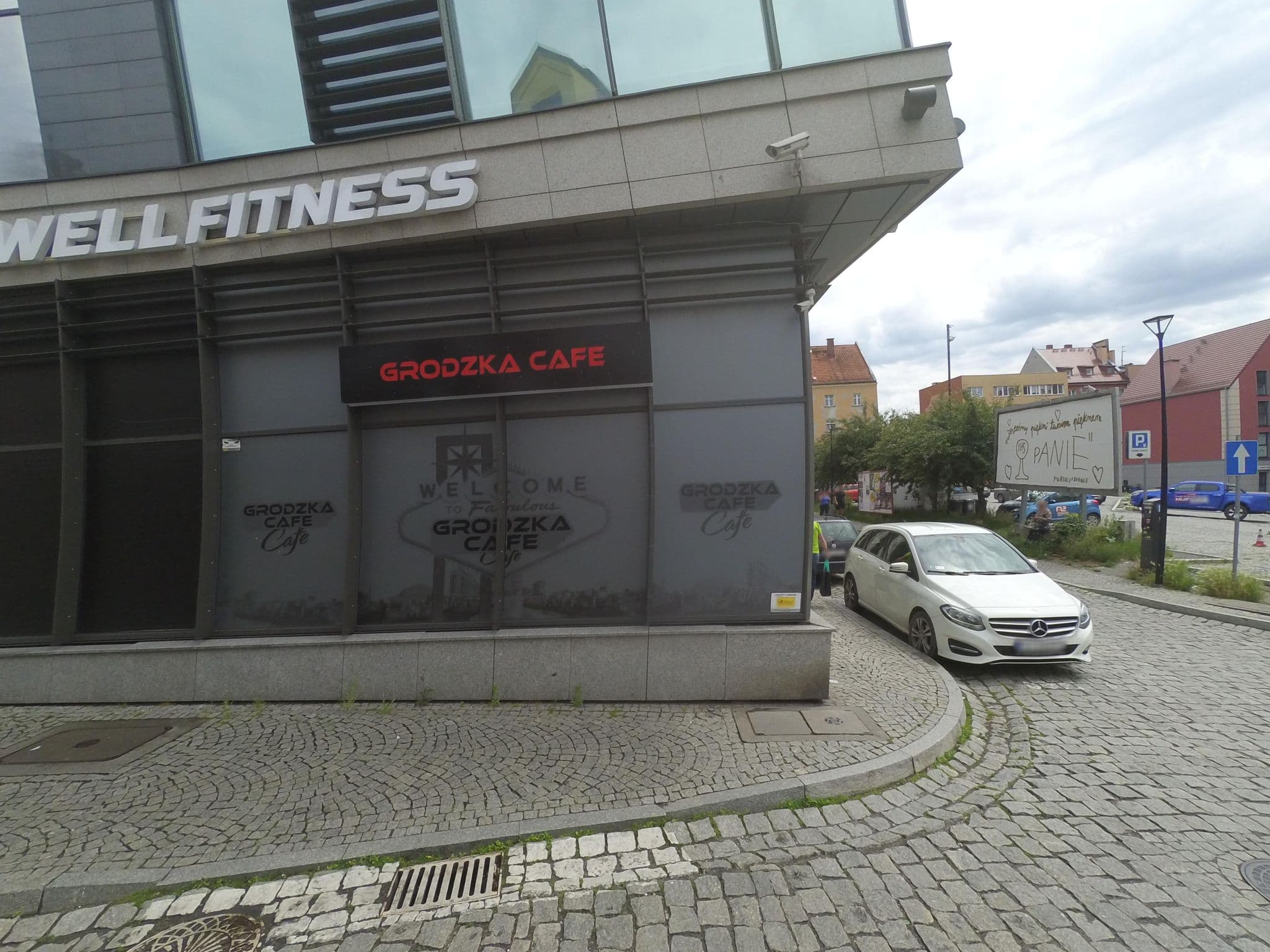 Street view near Hotel Baron & Karczma Grodzka, Jelenia Góra — © wegavision (CC BY-SA · Mapillary)