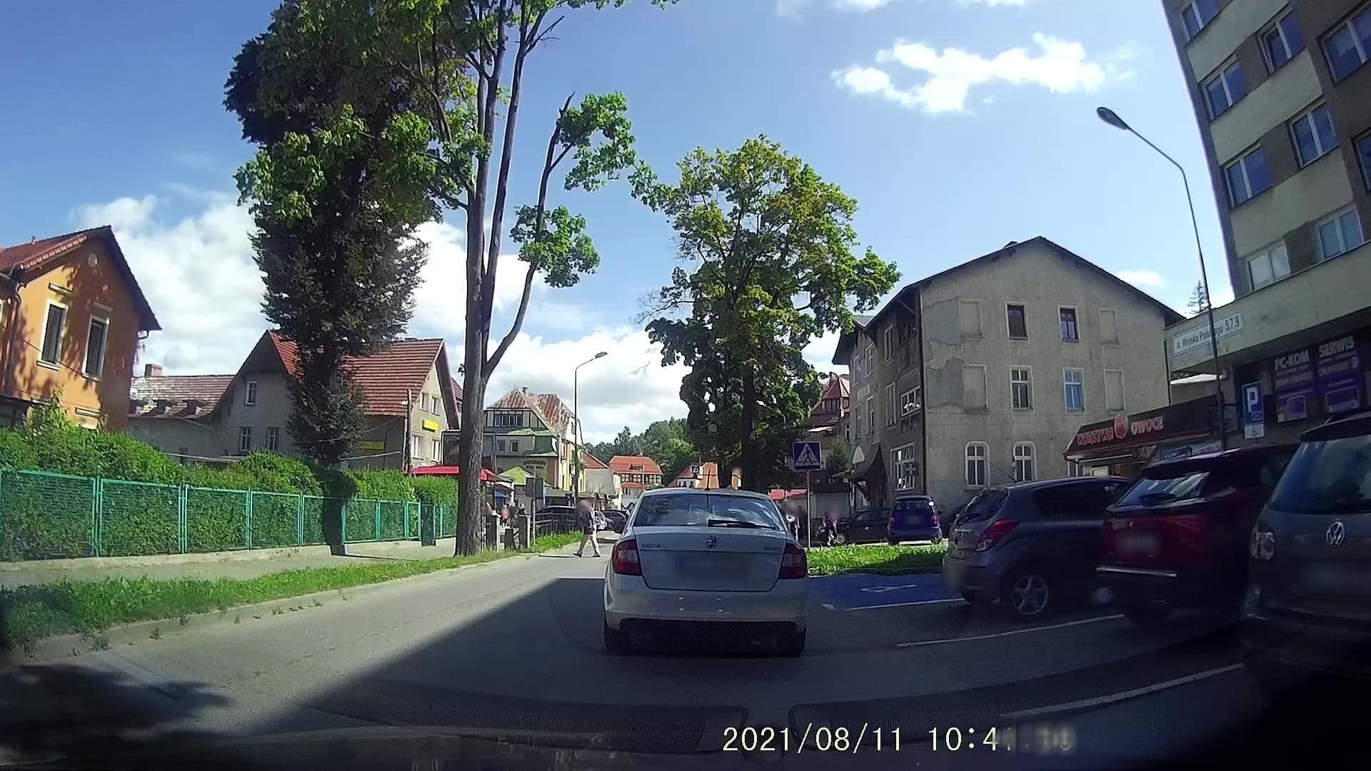 Street view near Pod Jesionem, Polanica-Zdrój — © dasza (CC BY-SA · Mapillary)
