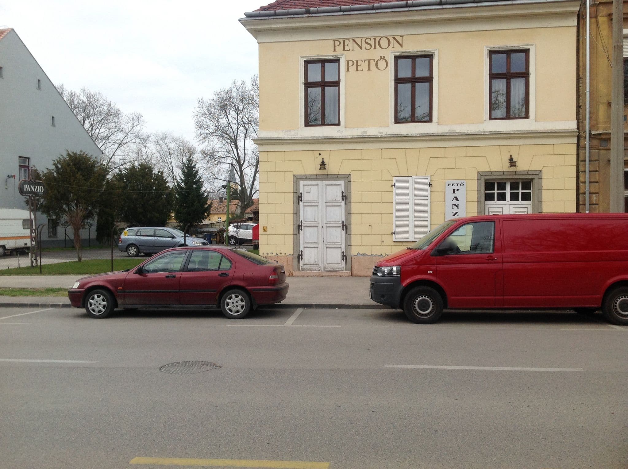 Street view near Pension Pető, Győr — © osm1012 (CC BY-SA · Mapillary)