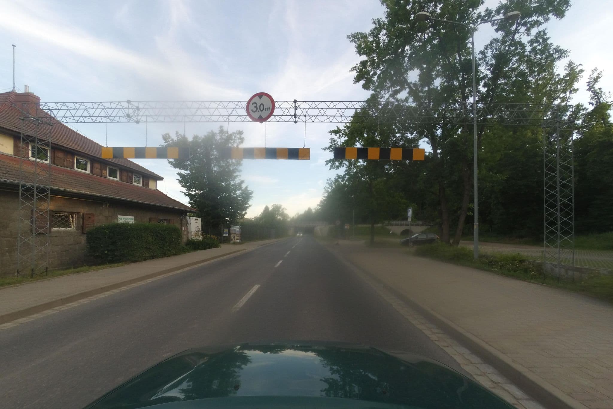 Street view near Dom Wycieczkowy - Ośrodek Sportu i Rekreacji w Świdnicy, Świdnica — © wegavision (CC BY-SA · Mapillary)