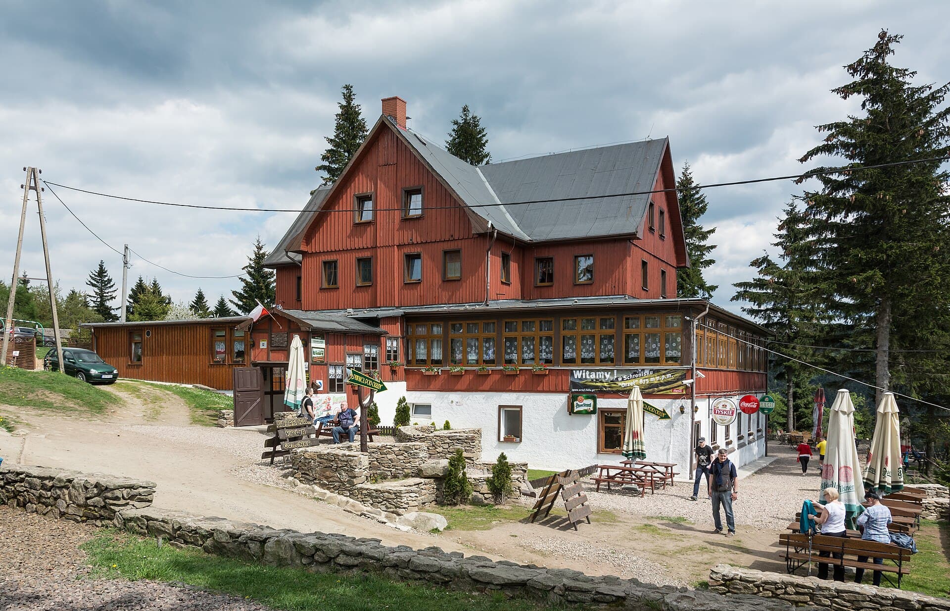 Orzeł (via Wikimedia Commons, CC BY-SA 4.0)