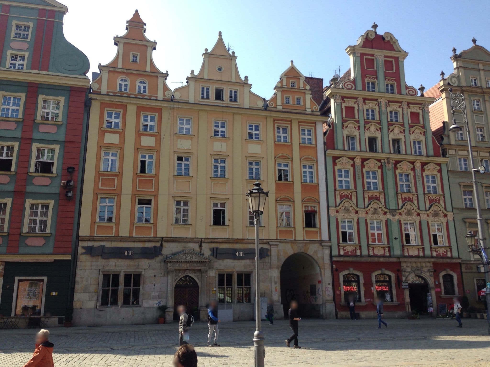 Street view near Moderion - Market Square West, Stare Miasto — © fundacja_geolife (CC BY-SA · Mapillary)