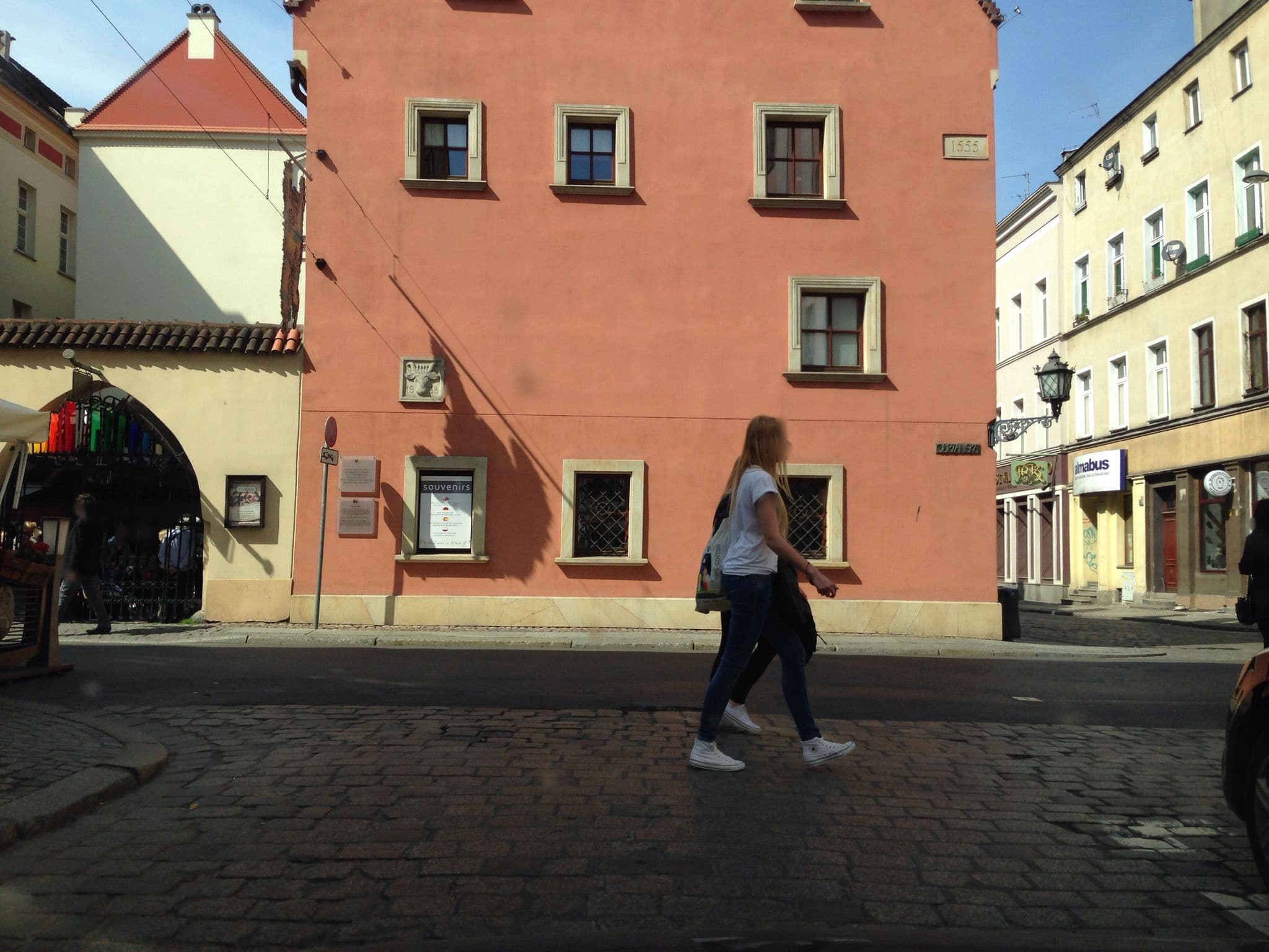 Street view near Platinium Rynek, Stare Miasto — © fundacja_geolife (CC BY-SA · Mapillary)