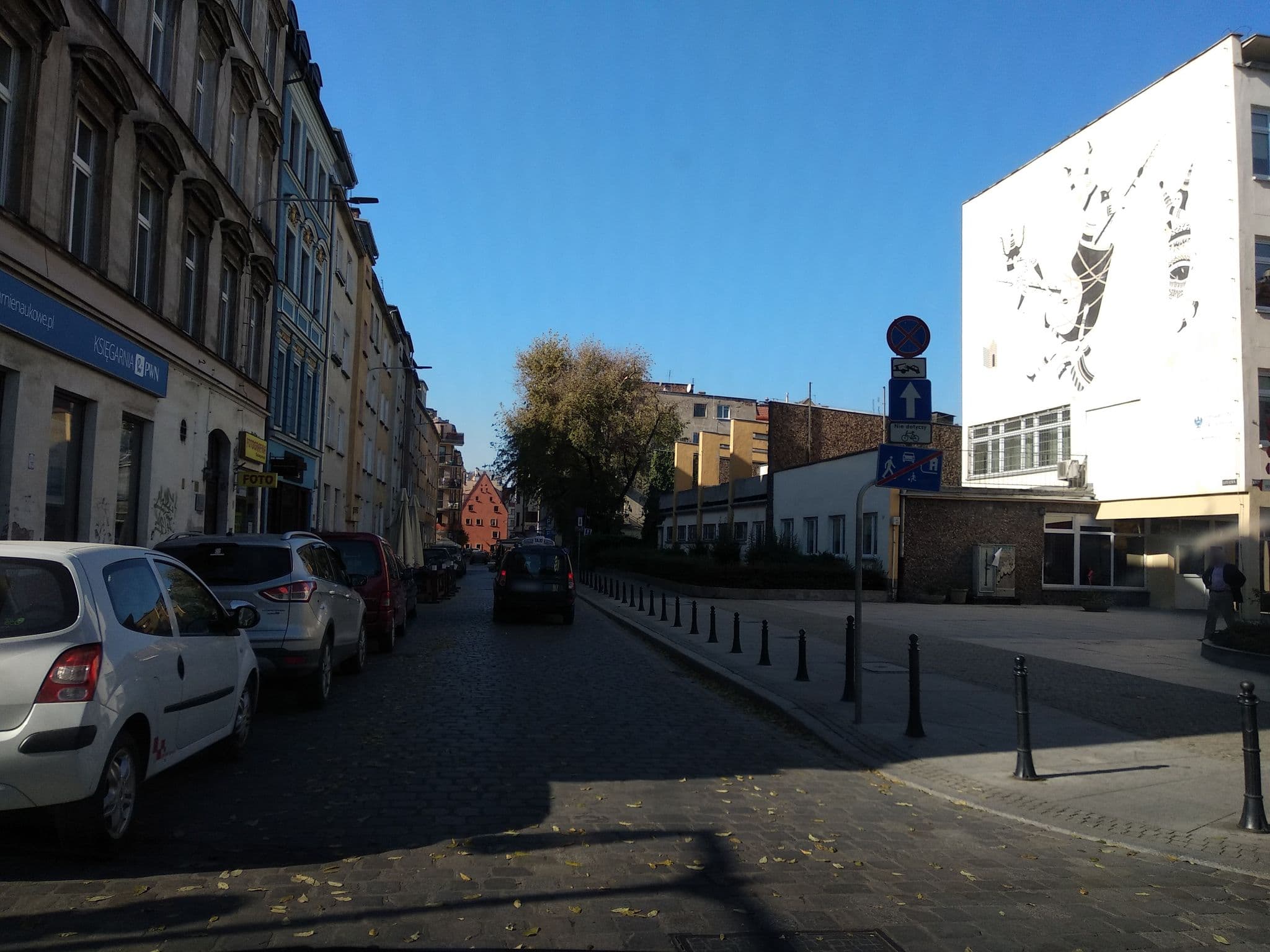Street view near Kolor Hostel, Stare Miasto — © misiekwr (CC BY-SA · Mapillary)