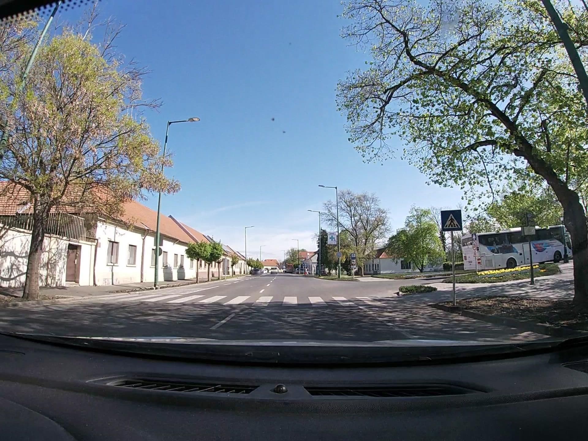 Street view near Vali panzió, Gyula — © vst (CC BY-SA · Mapillary)