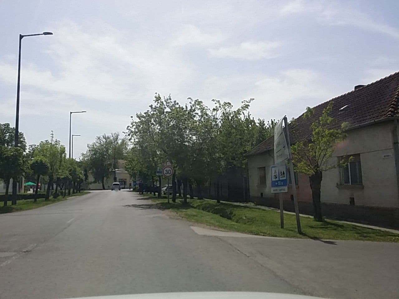 Street view near Beáta Panzió, Gyula — © utvonalfelmeresek (CC BY-SA · Mapillary)