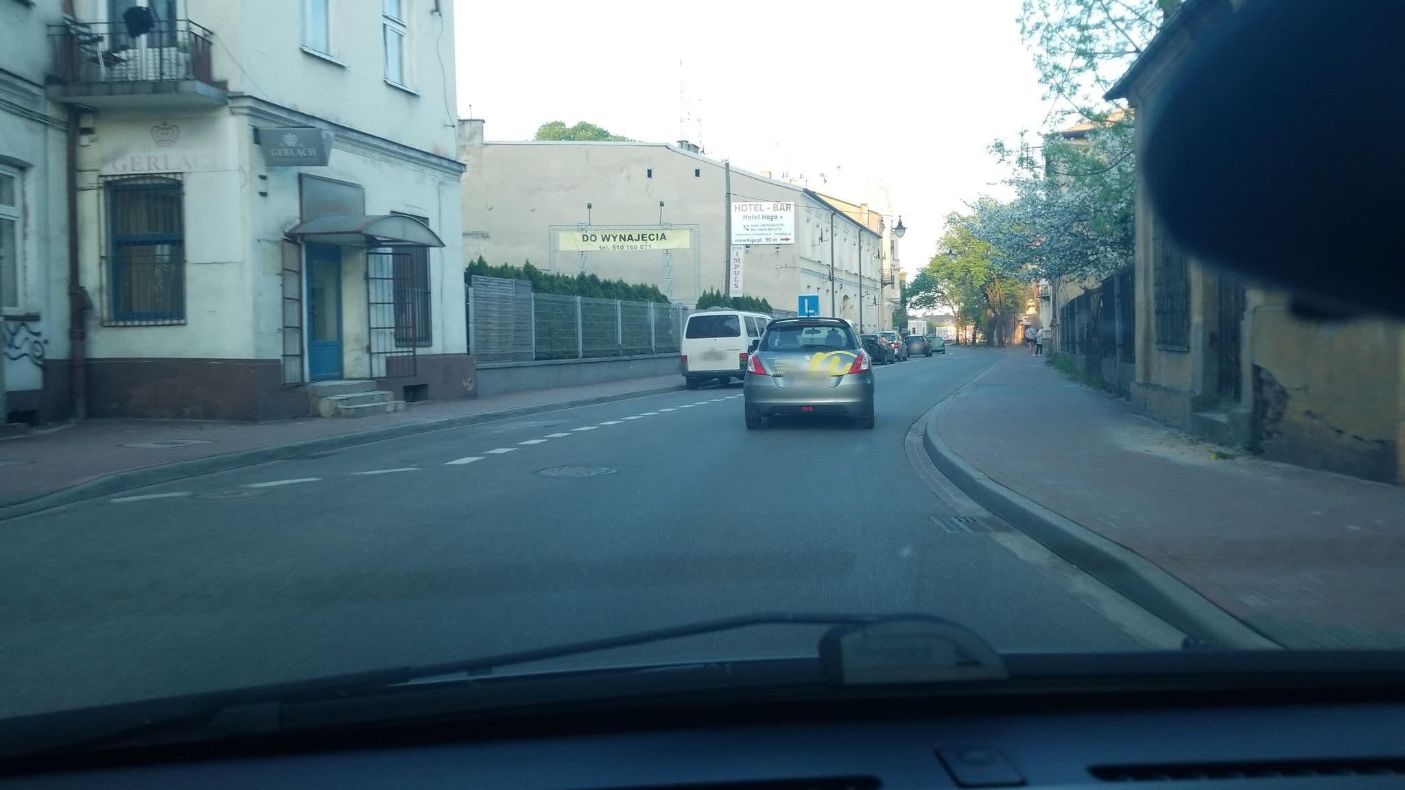 Street view near Piotr Walaszczyk F.H.U. Krzesła Pokoje Gościnne, Częstochowa — © mirro (CC BY-SA · Mapillary)