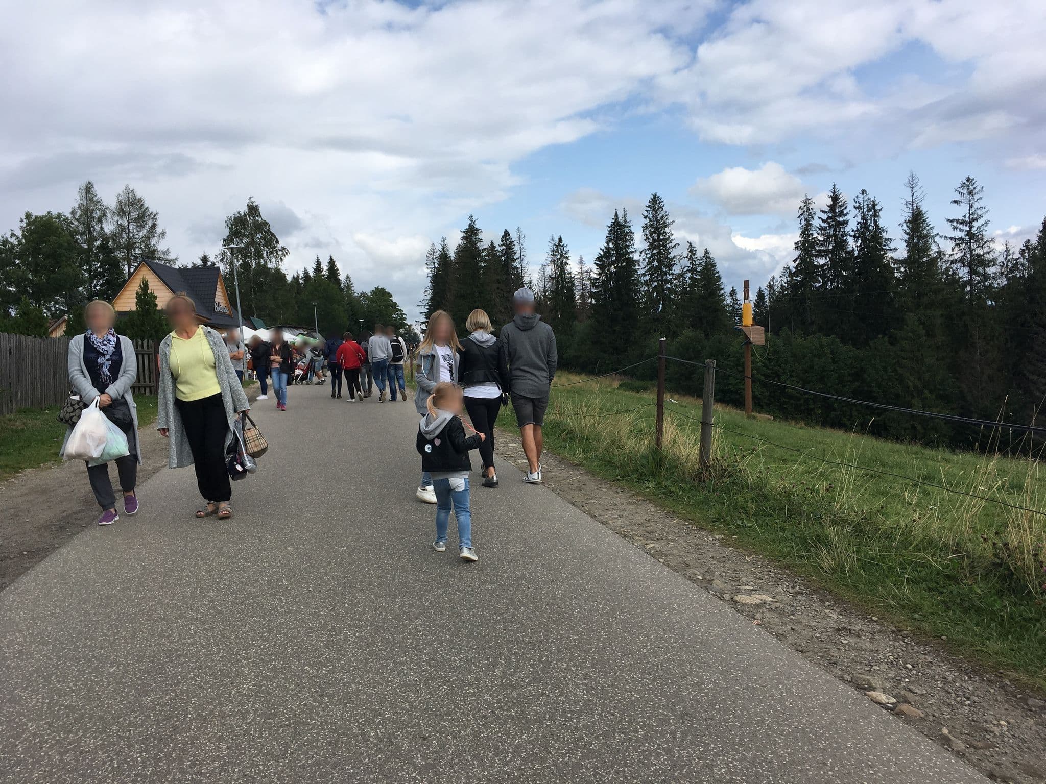 Street view near Chata na Gubalowce, Zakopane — © fundacja_geolife (CC BY-SA · Mapillary)