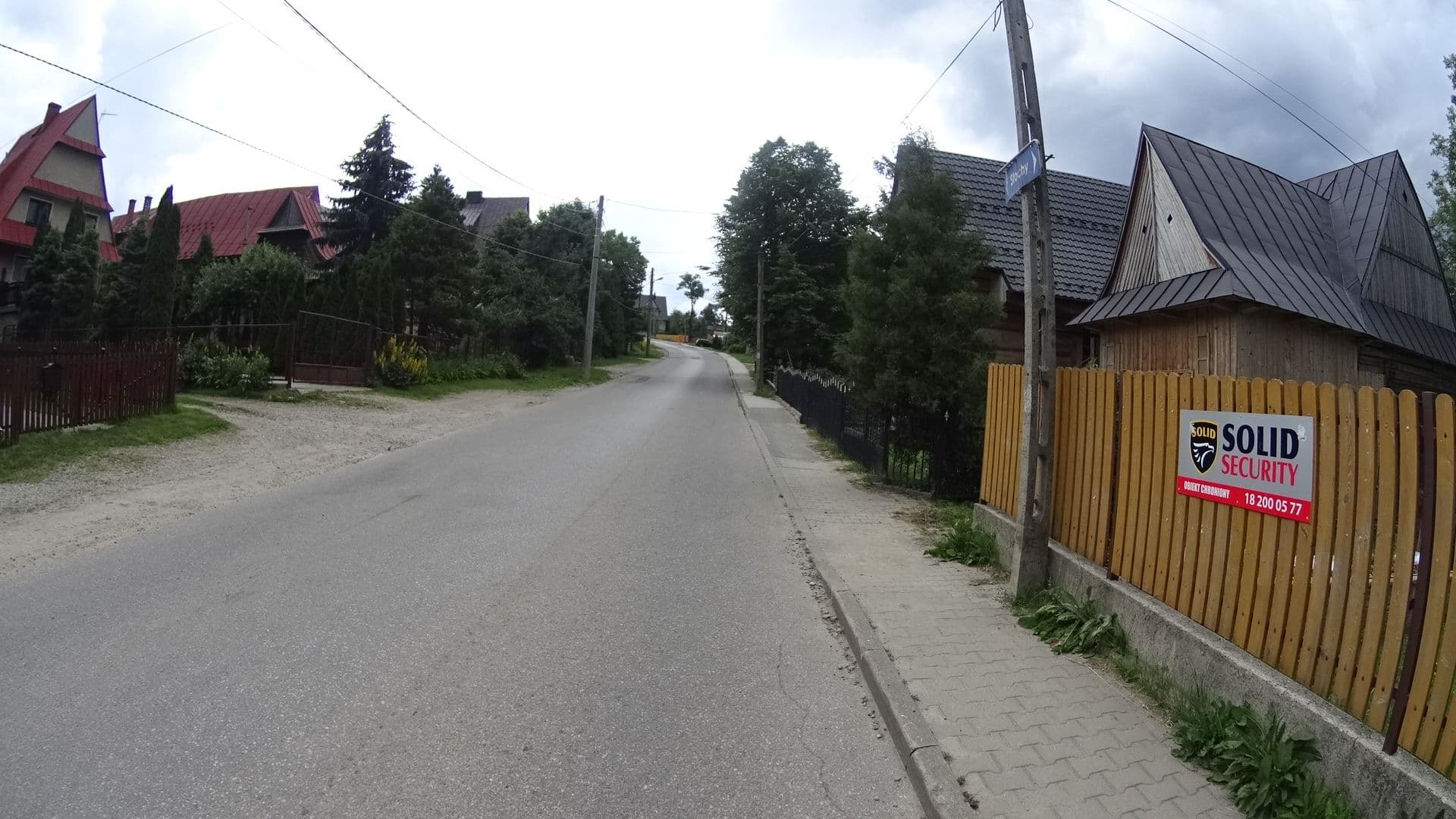 Street view near Wynajem Pokoi Gościnnych wraz z Wyżywieniem. Bobik Zofia Poronin, Zakopane — © awizonosz (CC BY-SA · Mapillary)