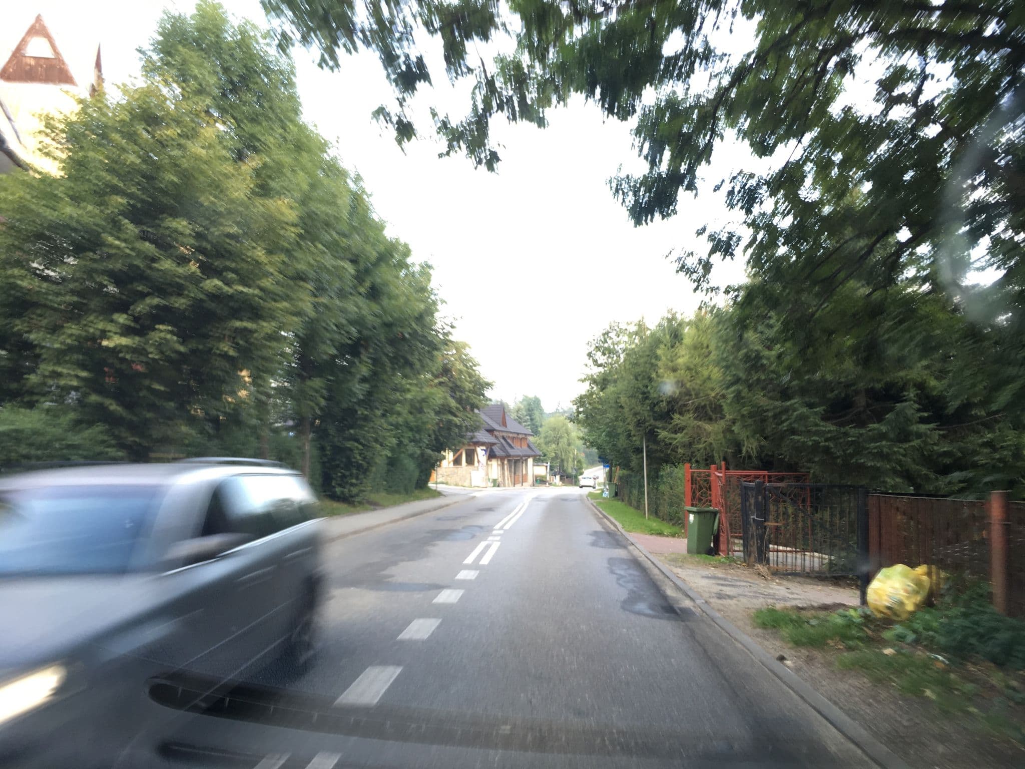 Street view near Gąsienica Roj Anna Wynajem Pokoi Indywidualna Praktyka Pielęgniarska, Kościelisko — © fundacja_geolife (CC BY-SA · Mapillary)