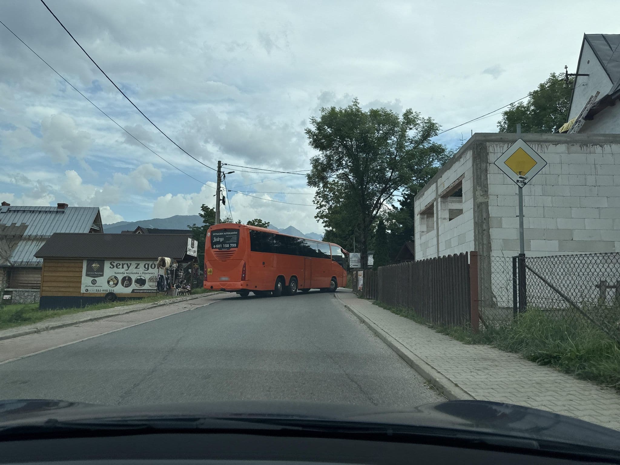 Street view near Pokoje Gościnne Teklarz, Murzasichle — © kino (CC BY-SA · Mapillary)