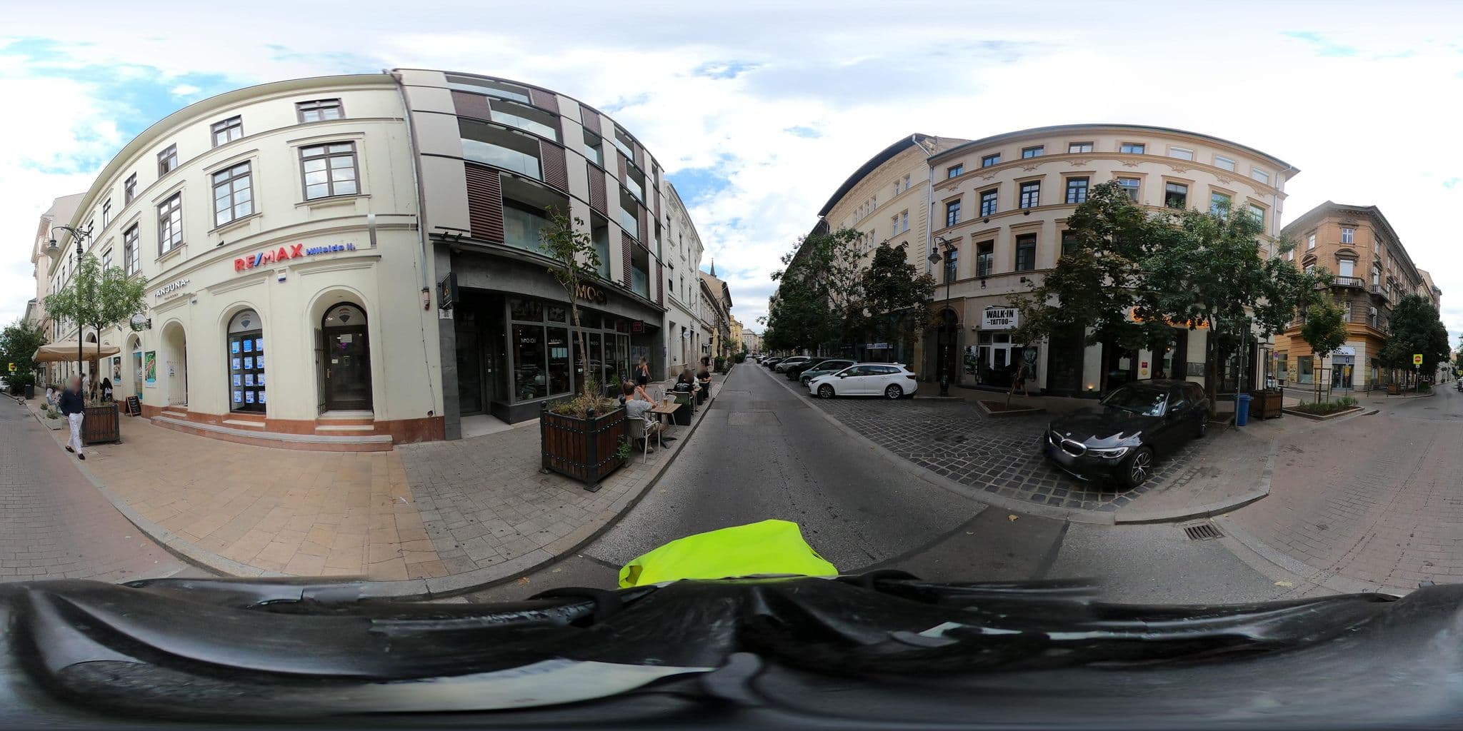 Street view near Connection Guesthouse, Budapest VI. kerület — © grozsa11 (CC BY-SA · Mapillary)