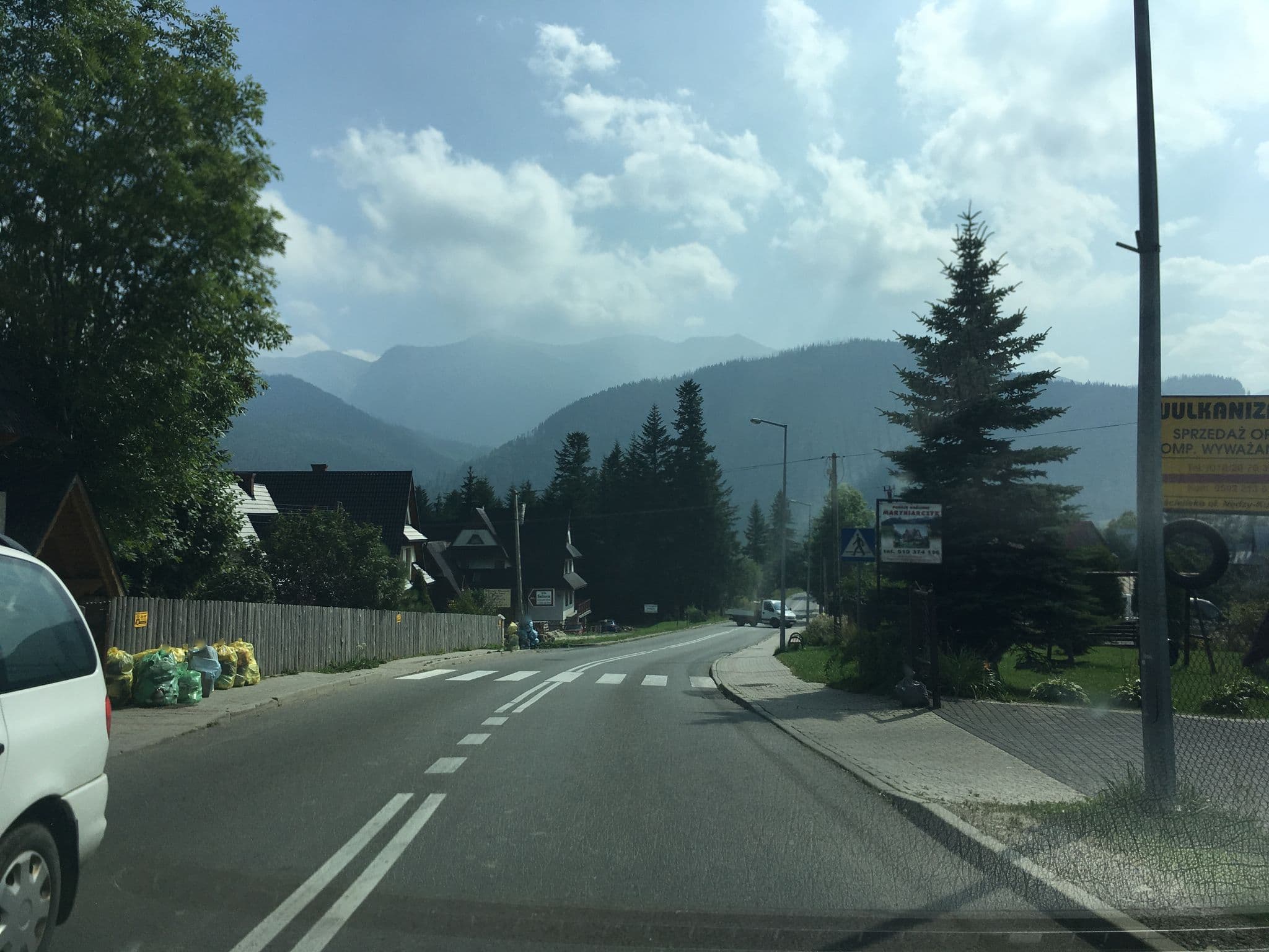 Street view near Góralska Rezydencja Pokoje Gościnne Redyk, Kościelisko — © fundacja_geolife (CC BY-SA · Mapillary)