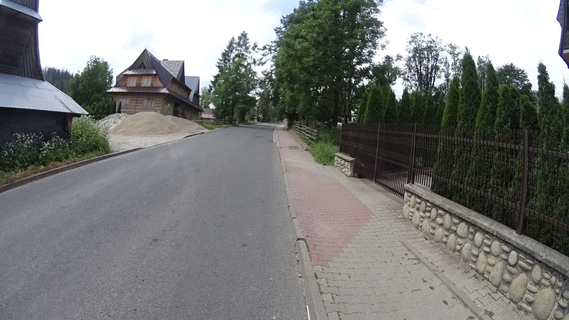 Street view near Pokoje Gościnne U Małgorzaty, Poronin — © awizonosz (CC BY-SA · Mapillary)