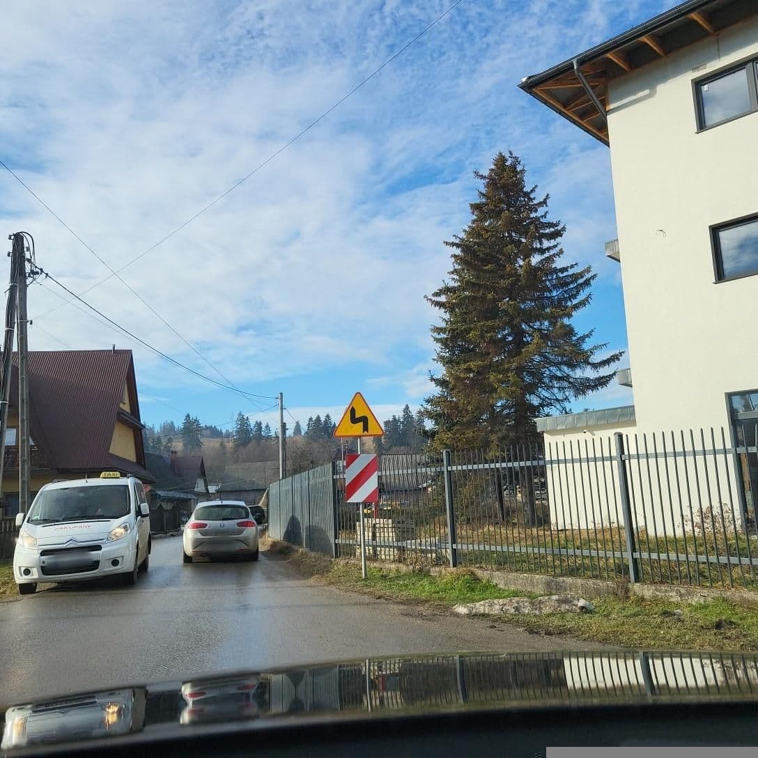 Street view near Apartamenty i Domki Biały Dunajec, Biały Dunajec — © picturehoover (CC BY-SA · Mapillary)