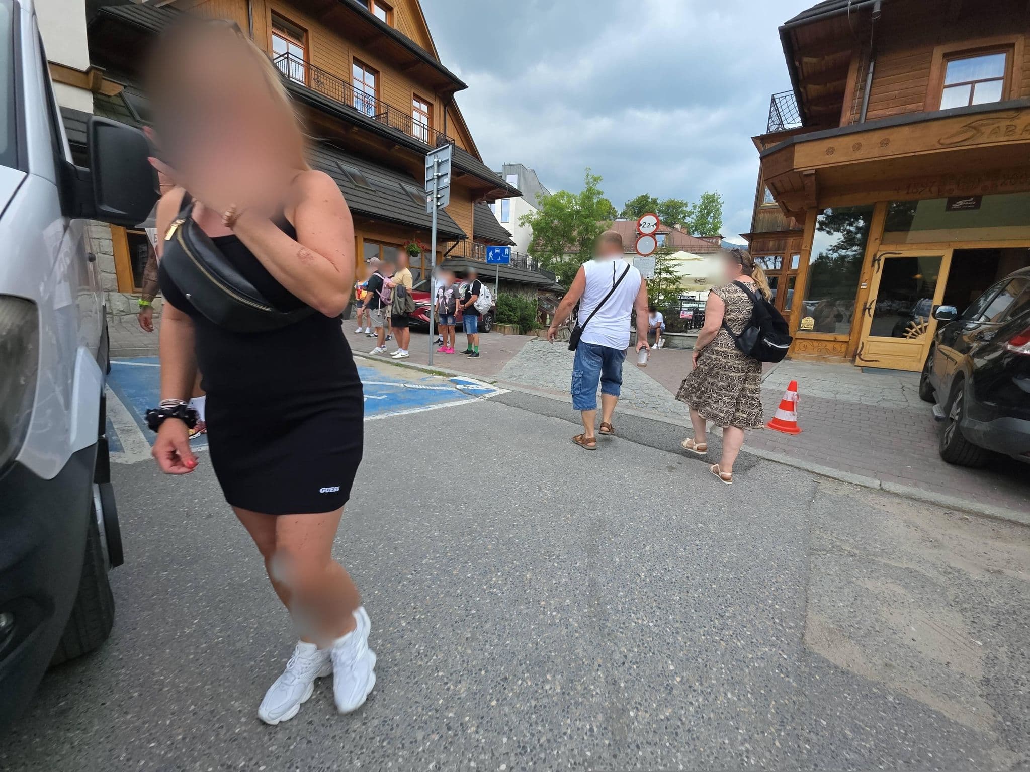 Street view near Apartamenty Sun&Snow Zakopane, Zakopane — © and987 (CC BY-SA · Mapillary)