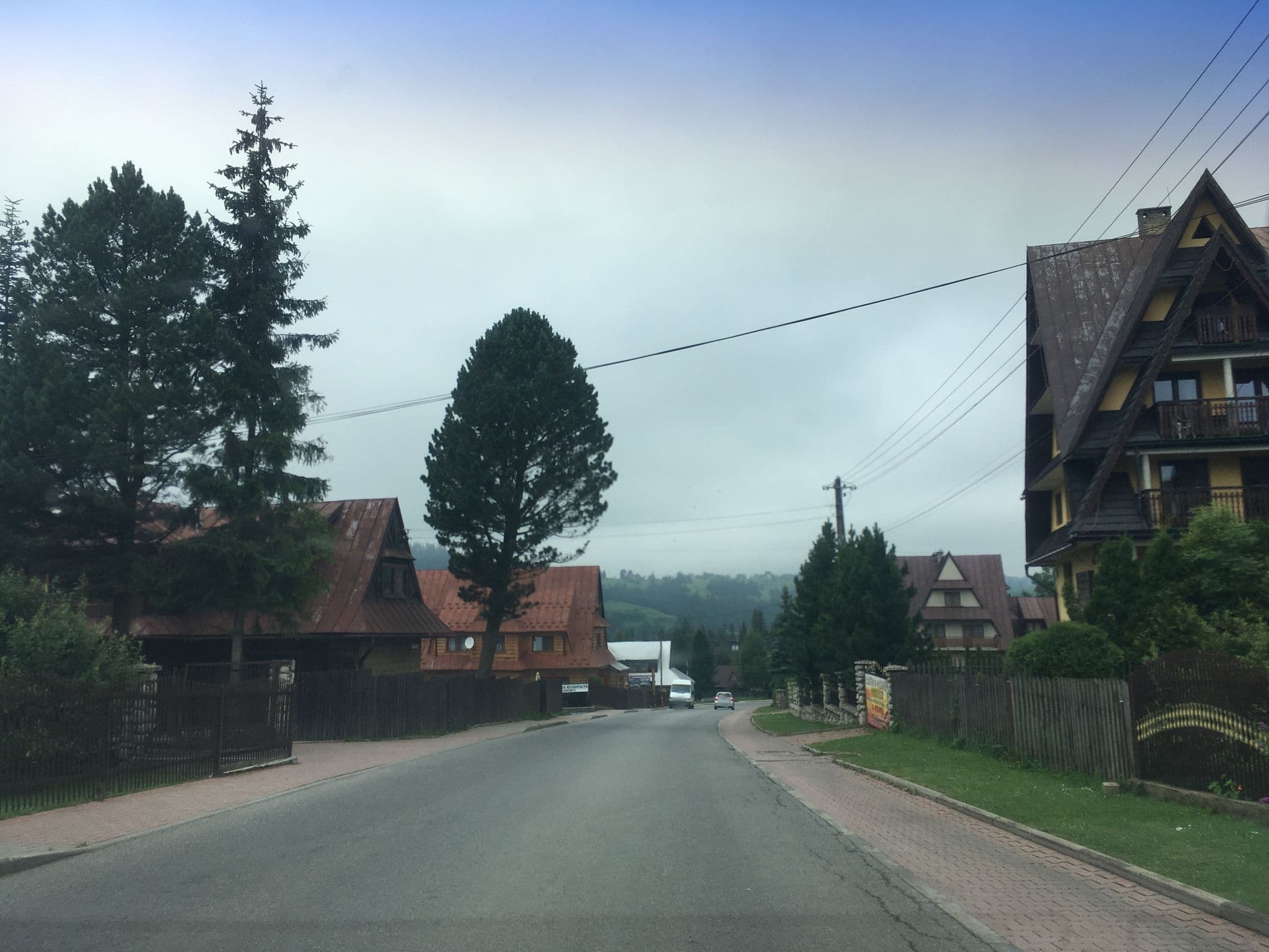 Street view near Gąsienica A. Noclegi, imprezy folklorystyczne, Murzasichle — © dasza (CC BY-SA · Mapillary)