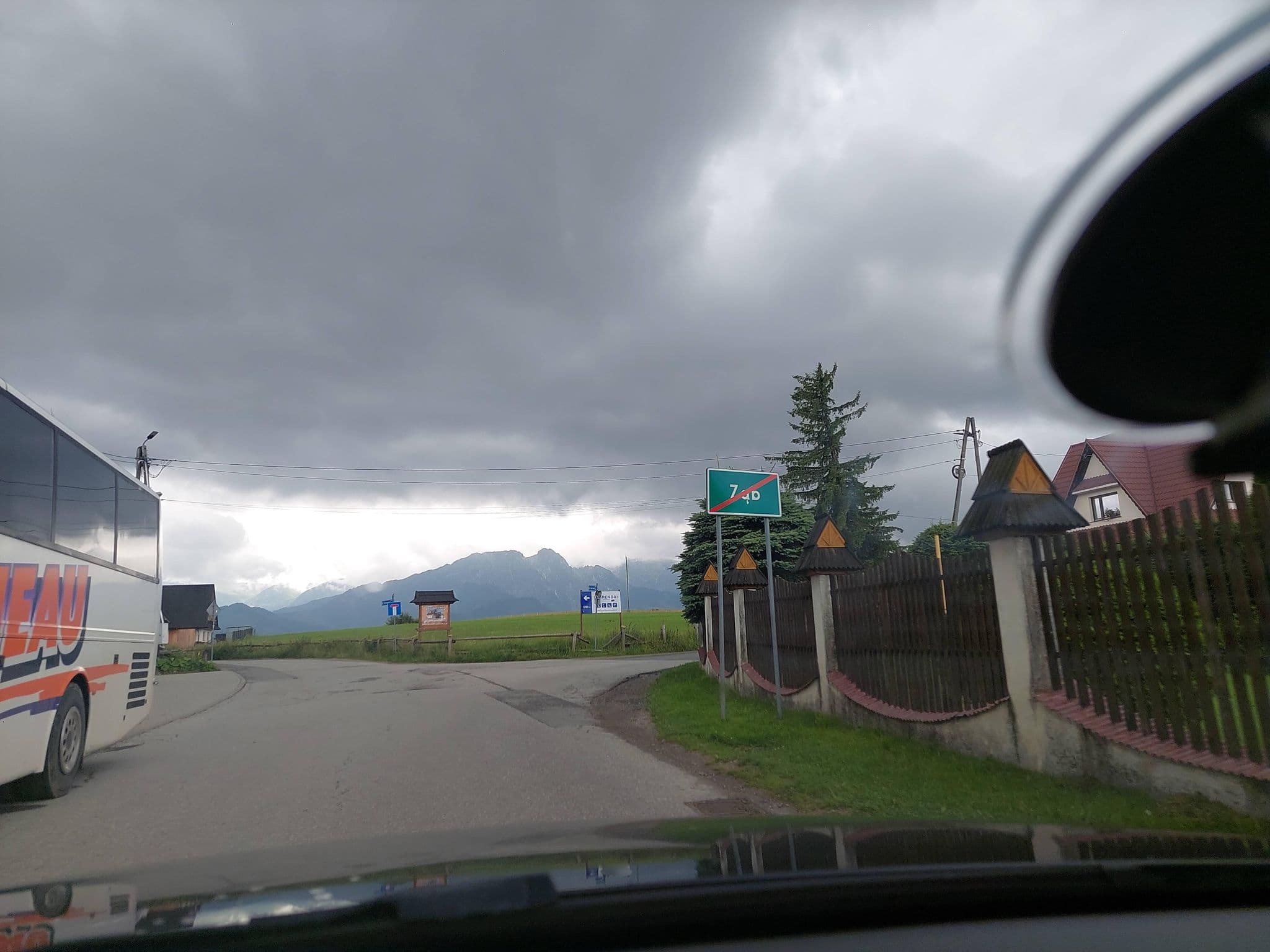 Street view near Pokoje Gościnne "Blisko Nieba", Zakopane — © Apirnus (CC BY-SA · Mapillary)