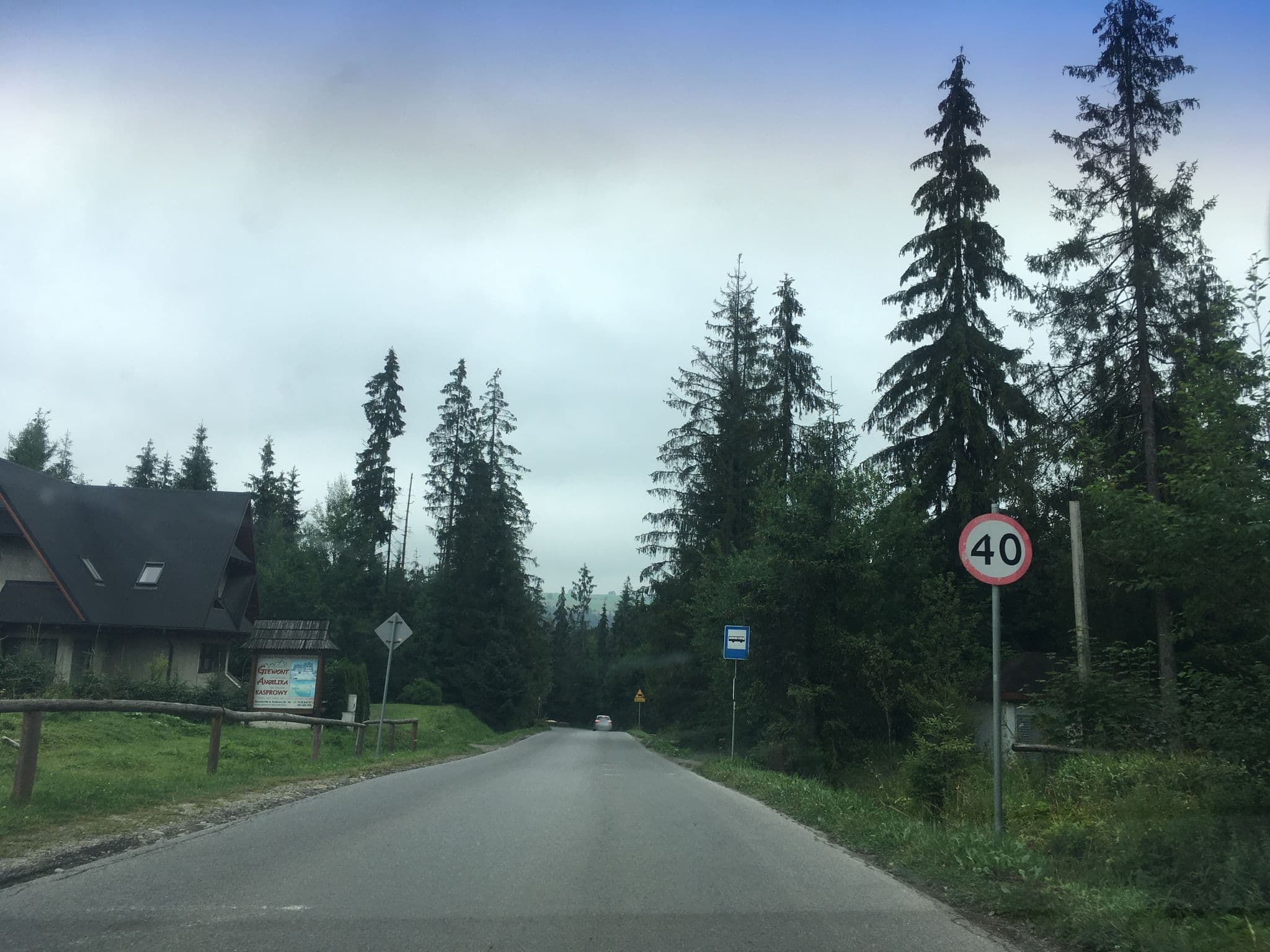 Street view near Ośrodek wypoczynkowo - rekreacyjny "Krywań" 2, Murzasichle — © dasza (CC BY-SA · Mapillary)