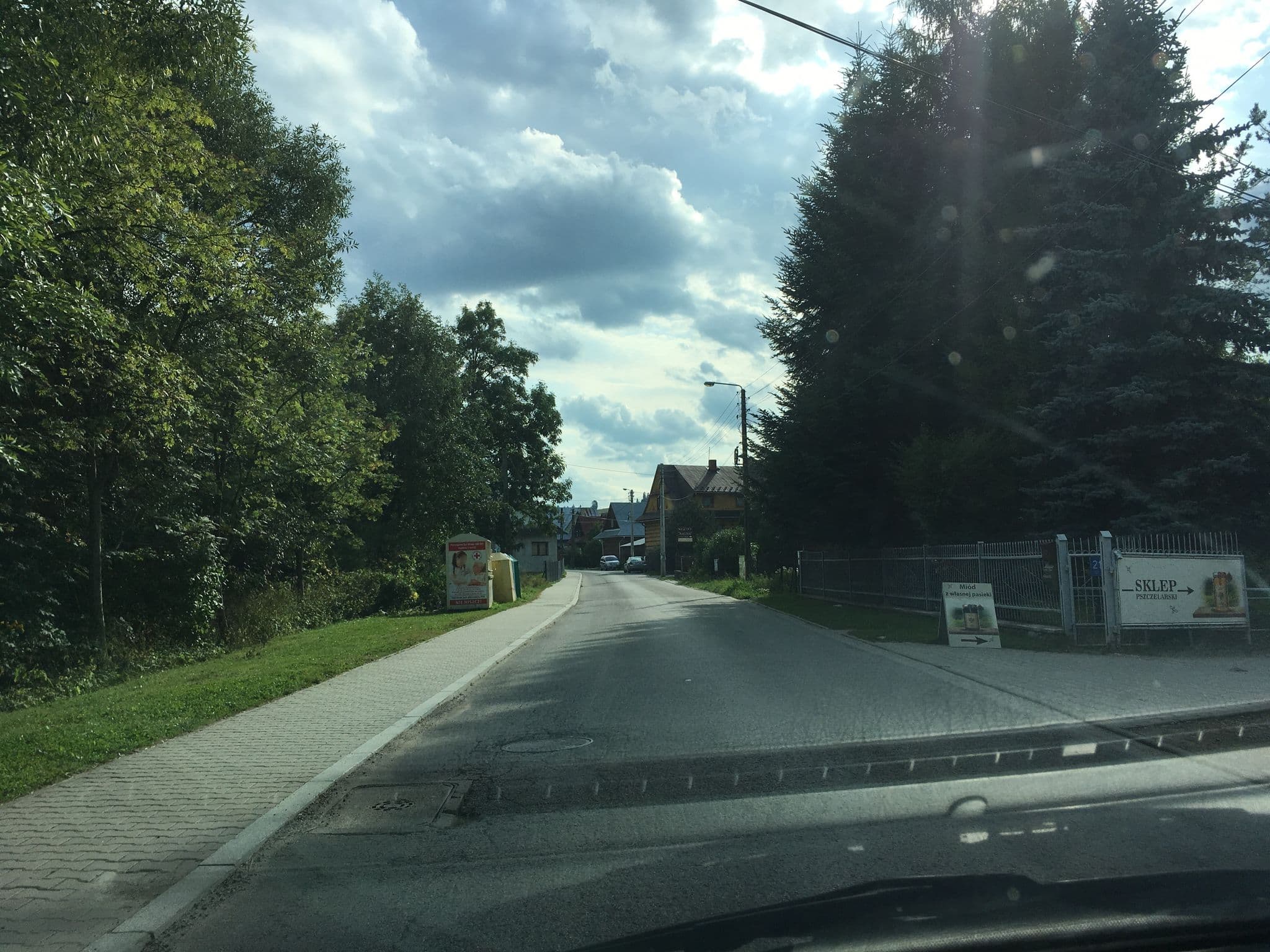 Street view near Kwatery u Papieżów, Biały Dunajec — © fundacja_geolife (CC BY-SA · Mapillary)