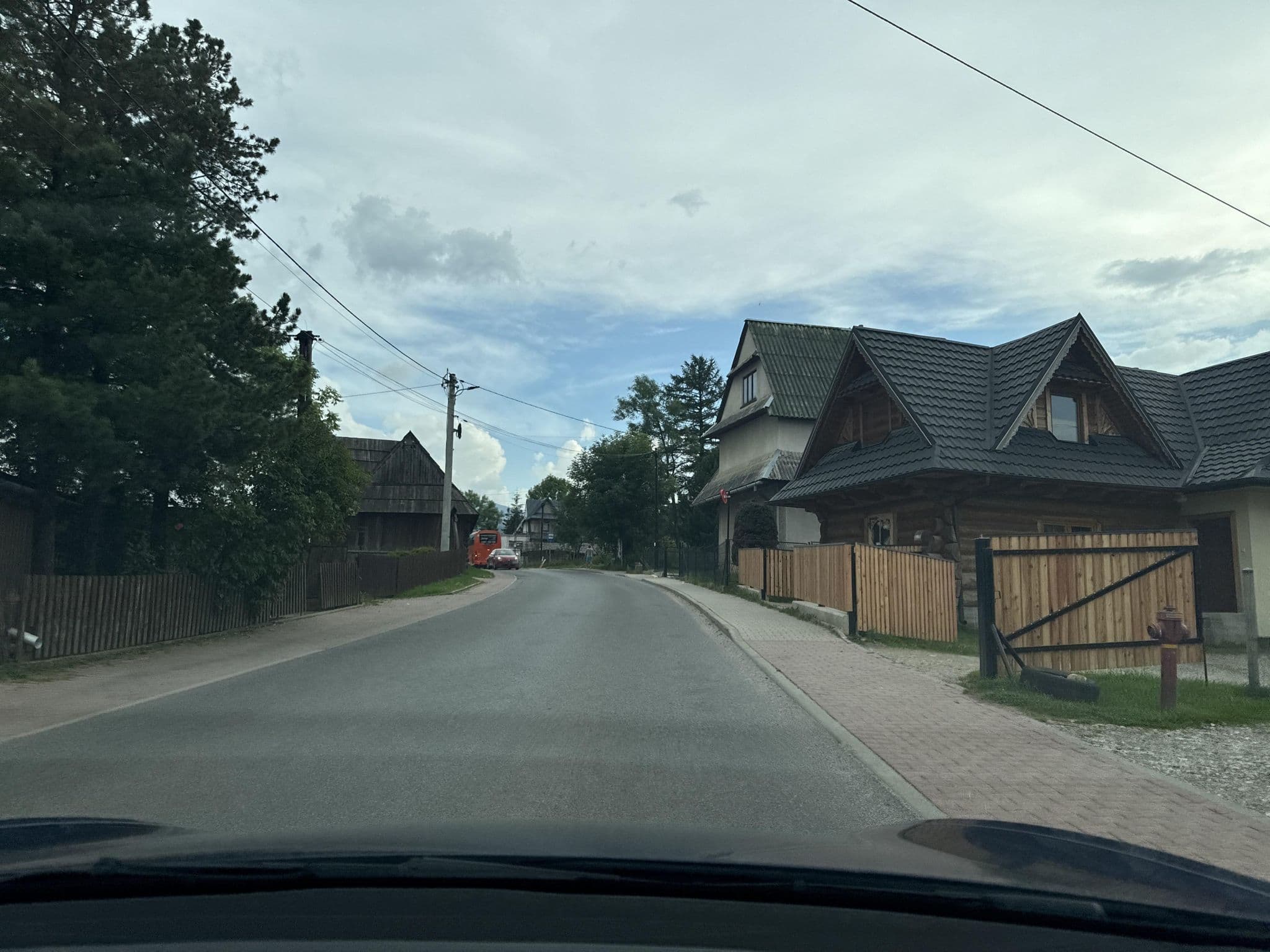 Street view near Wynajem Pokoi i Żywienie A. Topór-Huciański, Murzasichle — © kino (CC BY-SA · Mapillary)