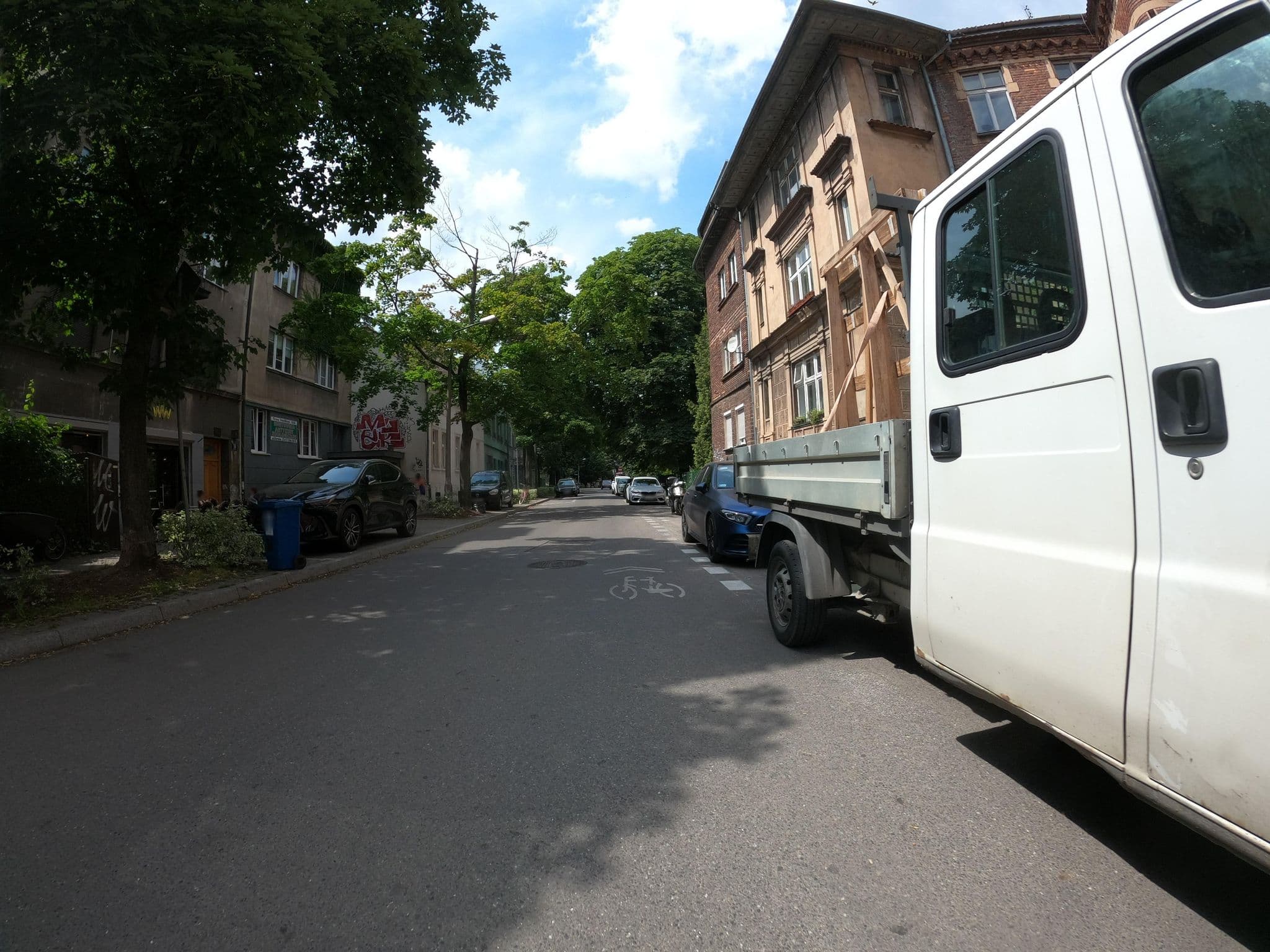 Street view near Nika. FU. Wynajem apartamentów. Kmiecik A., Kraków — © masterofnoroad (CC BY-SA · Mapillary)