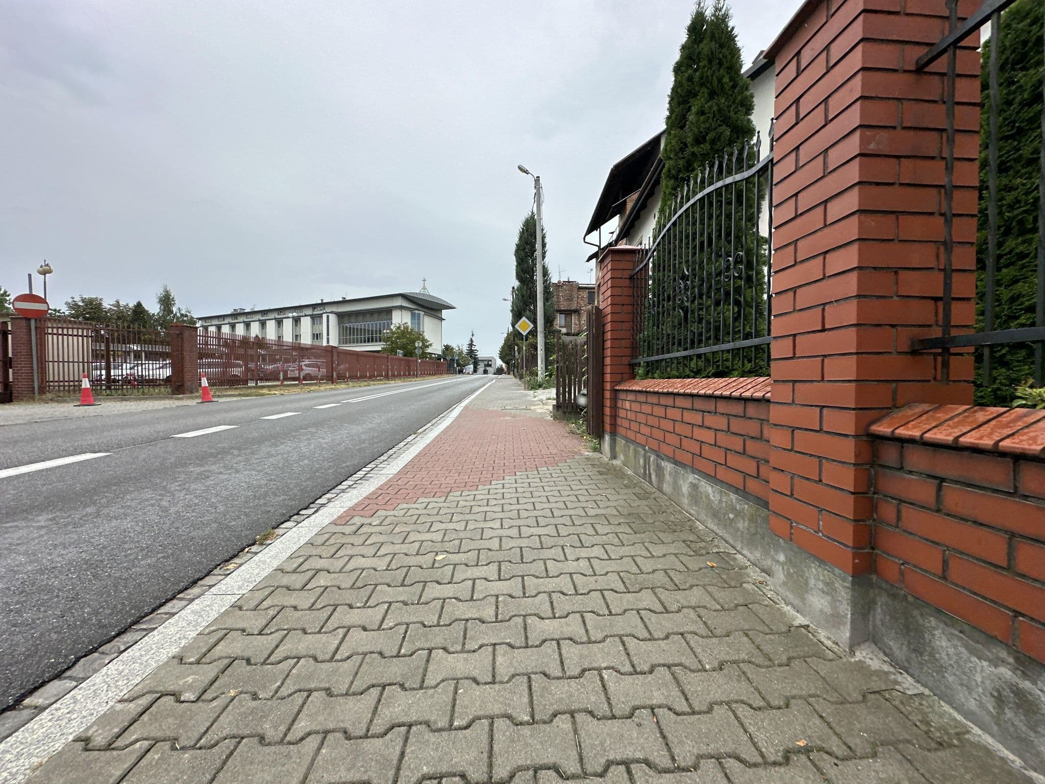 Street view near Zdzisław Opach Wynajem Pokoi, Kraków — © quickness805 (CC BY-SA · Mapillary)