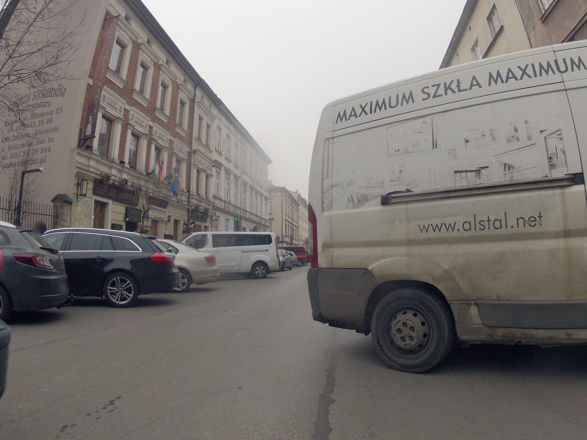 Street view near Oberża Sąsiadów s.c. Artur Ledwos Danuta Ledwos, Kraków — © ekeshkekesh (CC BY-SA · Mapillary)