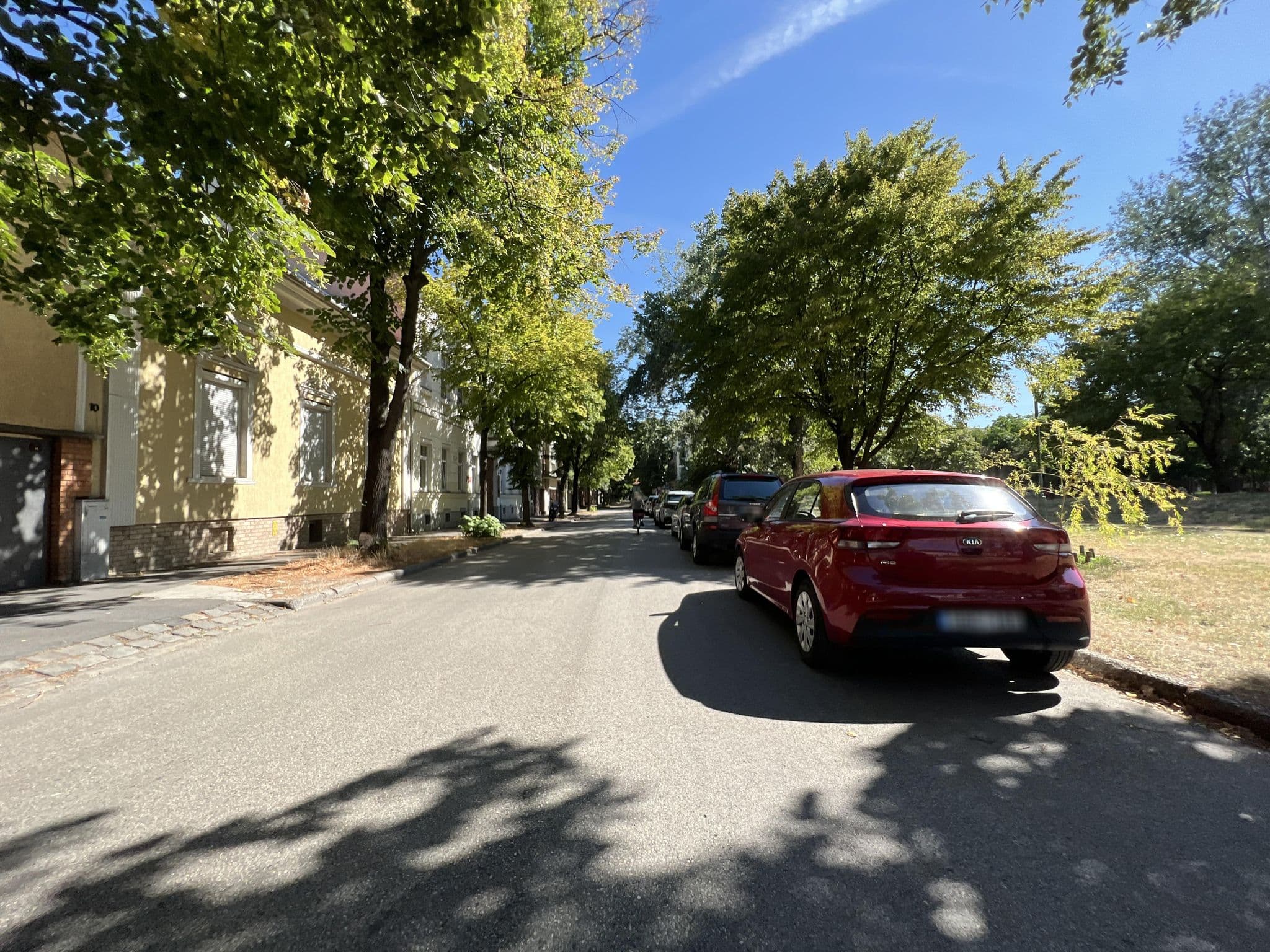 Street view near Romzsa Tódor Diákotthon, Szeged — © molnarb (CC BY-SA · Mapillary)