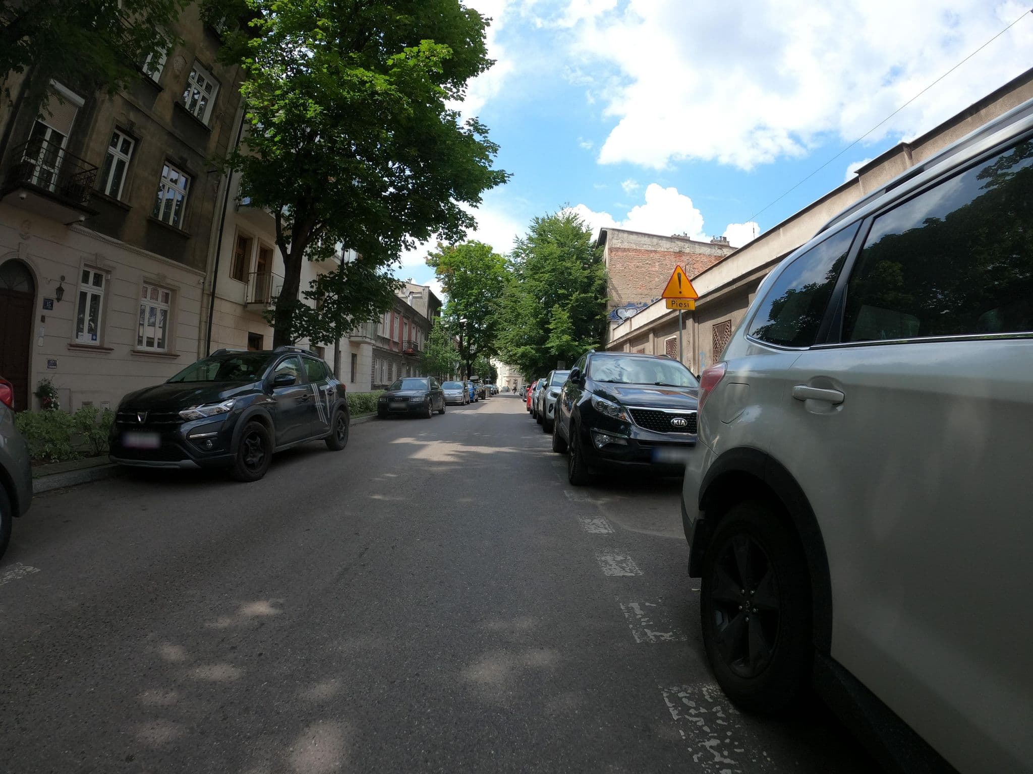 Street view near Aleksroks Apartments Barska, Kraków — © masterofnoroad (CC BY-SA · Mapillary)