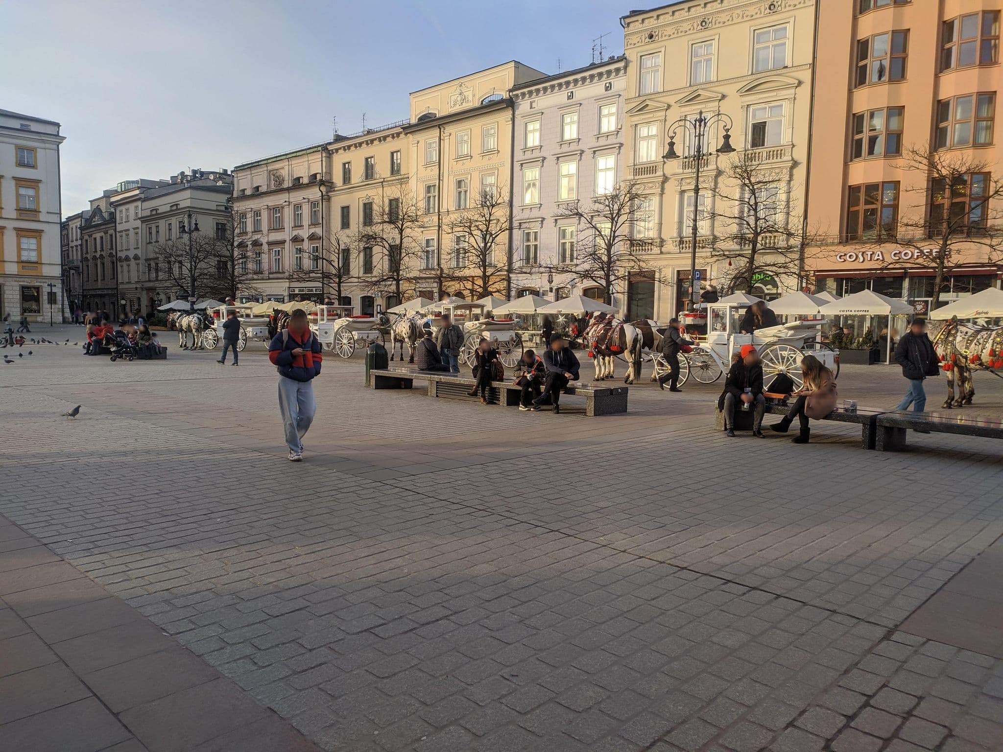 Street view near Pałac Bonerowski, Kraków — © fantoment (CC BY-SA · Mapillary)