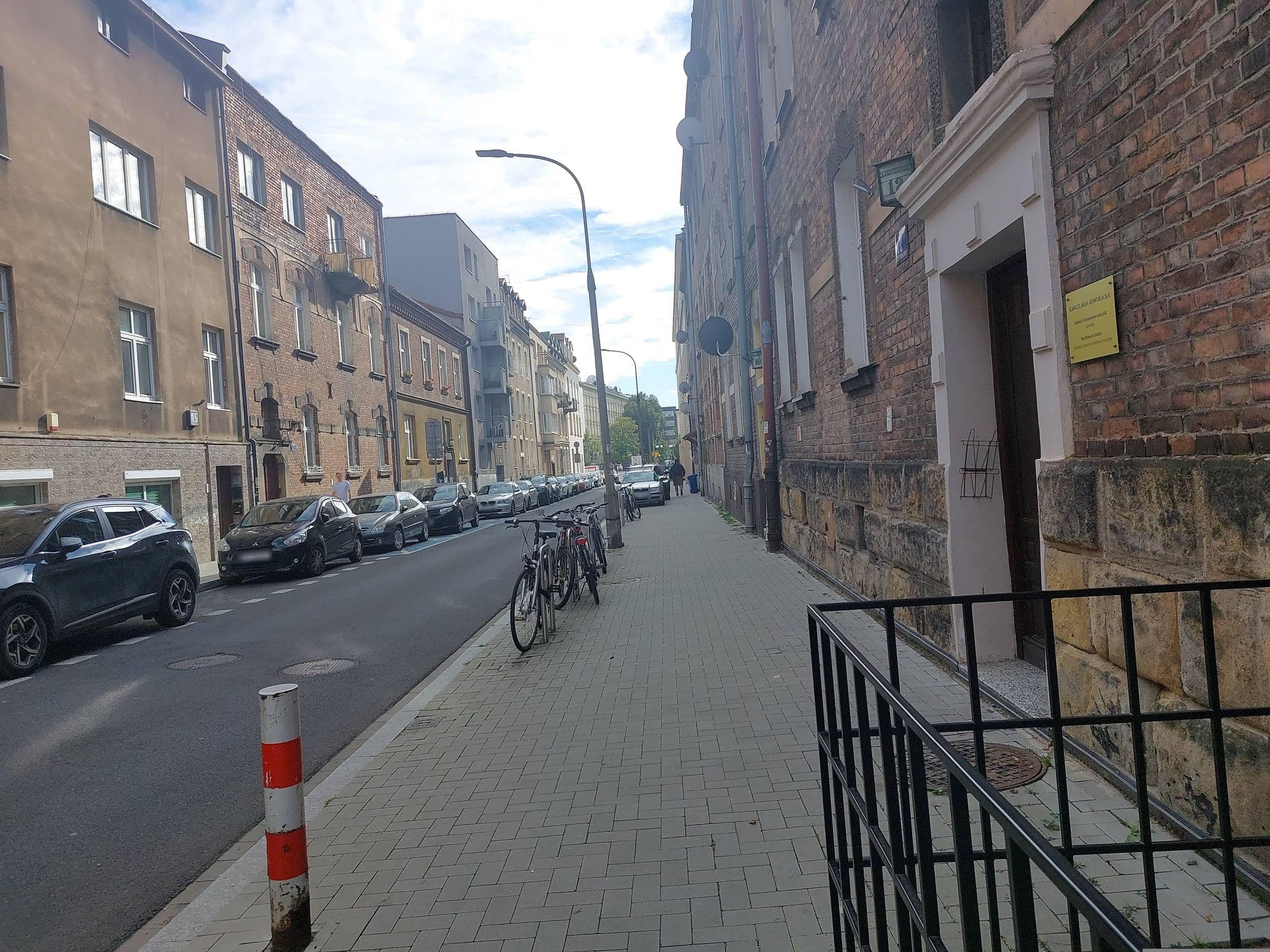 Street view near Apartament Cappucino - rezerwacje w Krakowie, Kraków — © Blackkness_7 (CC BY-SA · Mapillary)