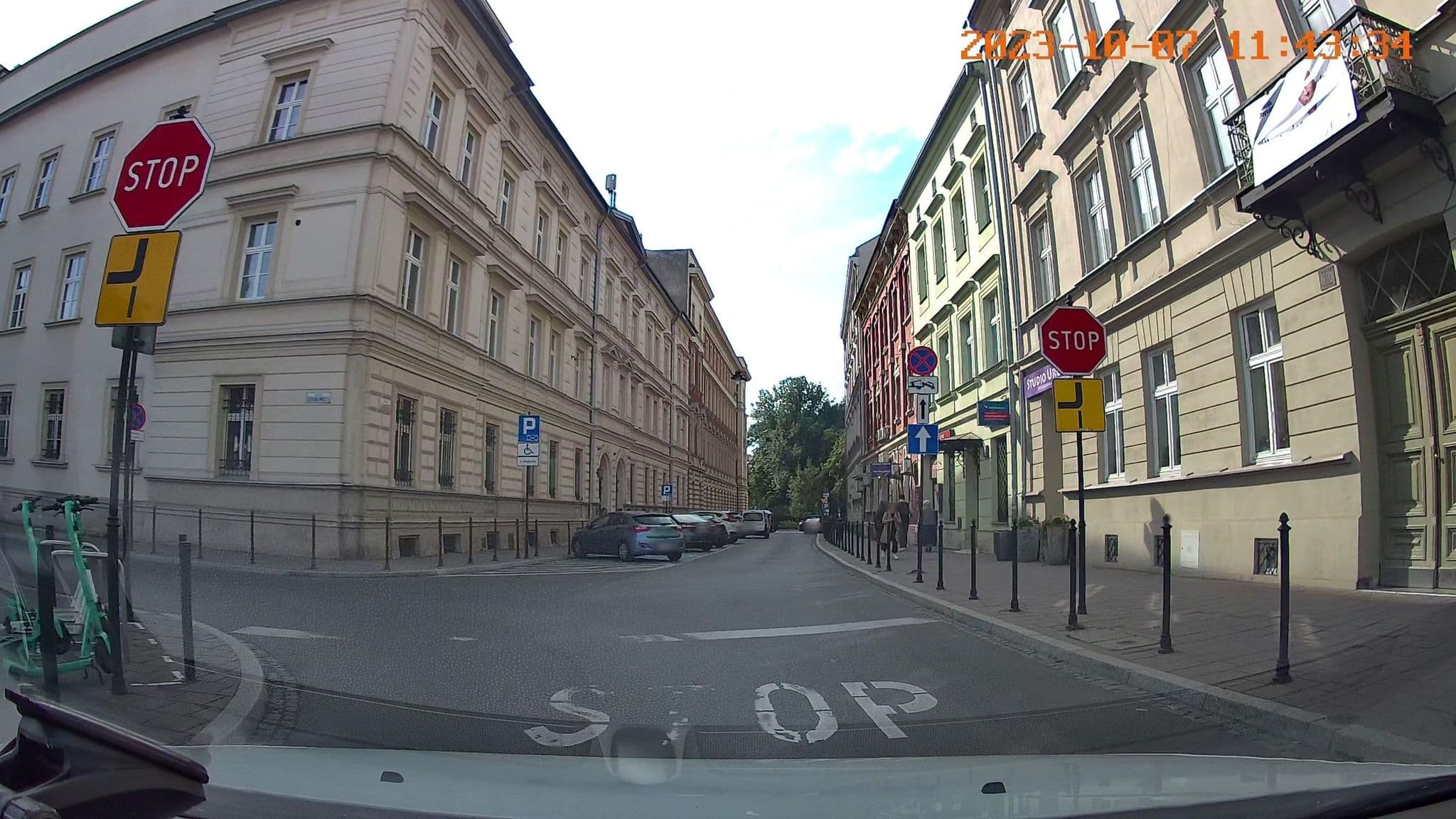 Street view near St.Florian Apartments, Kraków — © jswk (CC BY-SA · Mapillary)