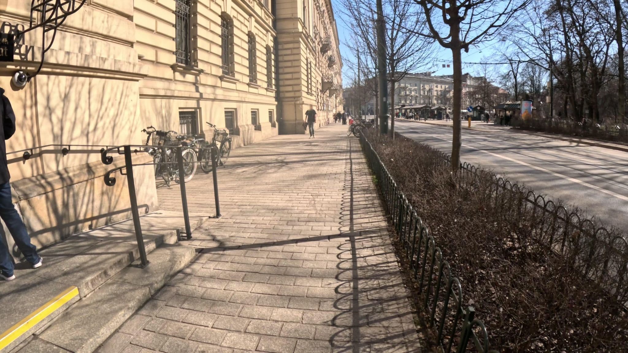 Street view near Zakład Obsługi Małopolskiego Urzędu Wojewódzkiego, Kraków — © krzyk (CC BY-SA · Mapillary)