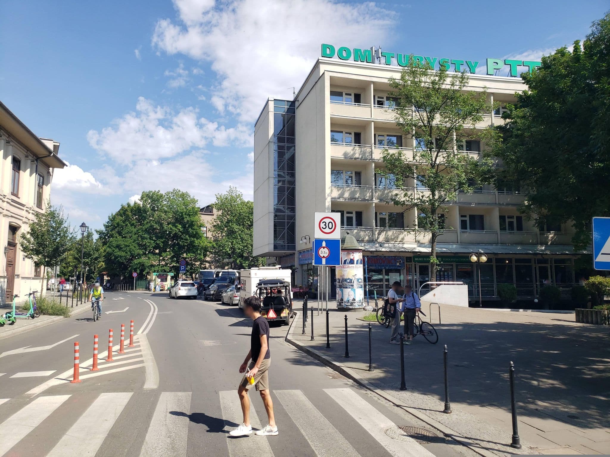 Street view near Polskie Towarzystwo Turystyczno-Krajoznawcze Okręgowy Zespół Gospodarki Turystycznej Kraków, Kraków — © mapfool (CC BY-SA · Mapillary)
