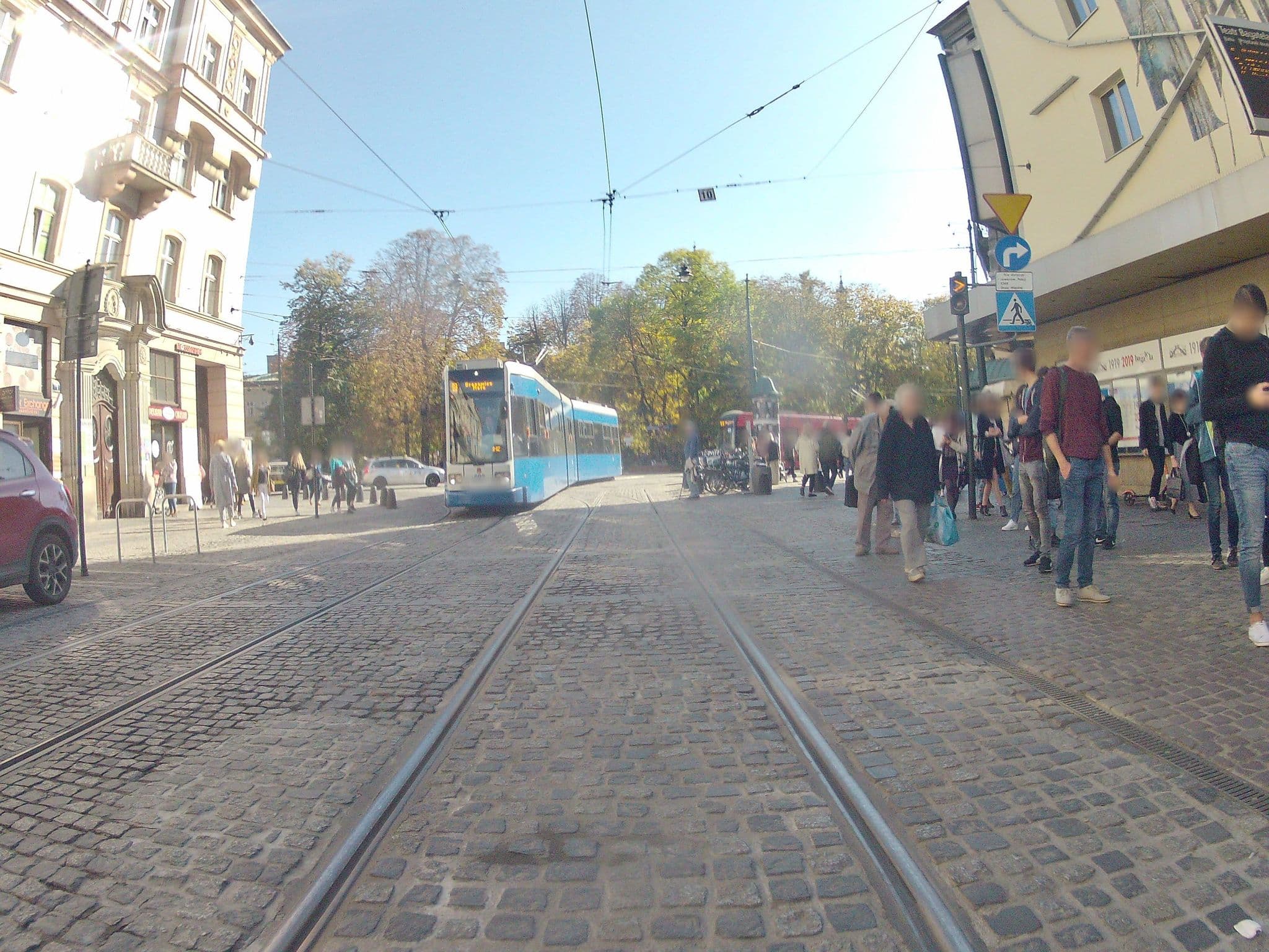Street view near Aparthotel Reale, Kraków — © ekeshkekesh (CC BY-SA · Mapillary)