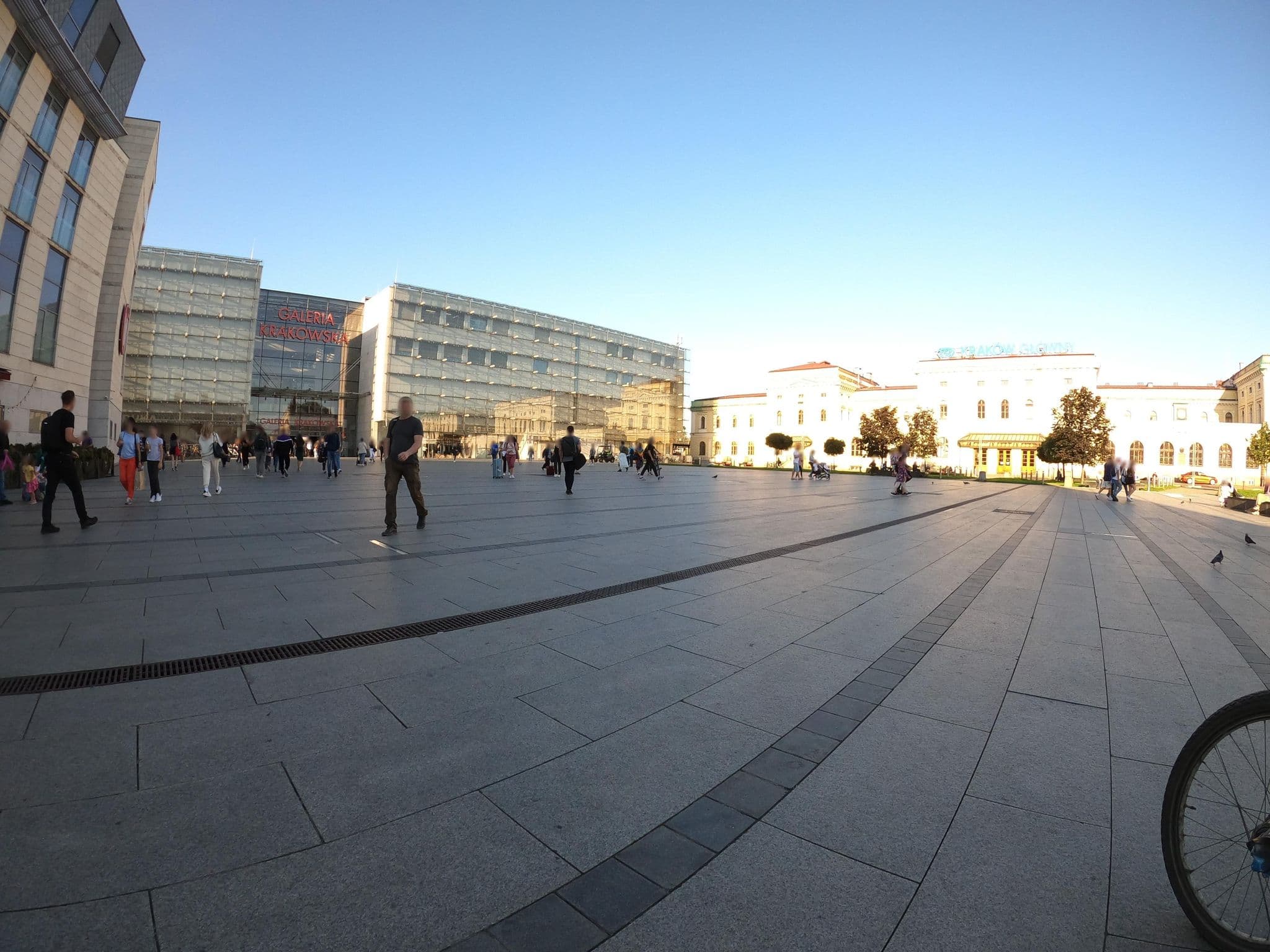 Street view near Vienna House by Wyndham Andel's Cracow, Kraków — © masterofnoroad (CC BY-SA · Mapillary)