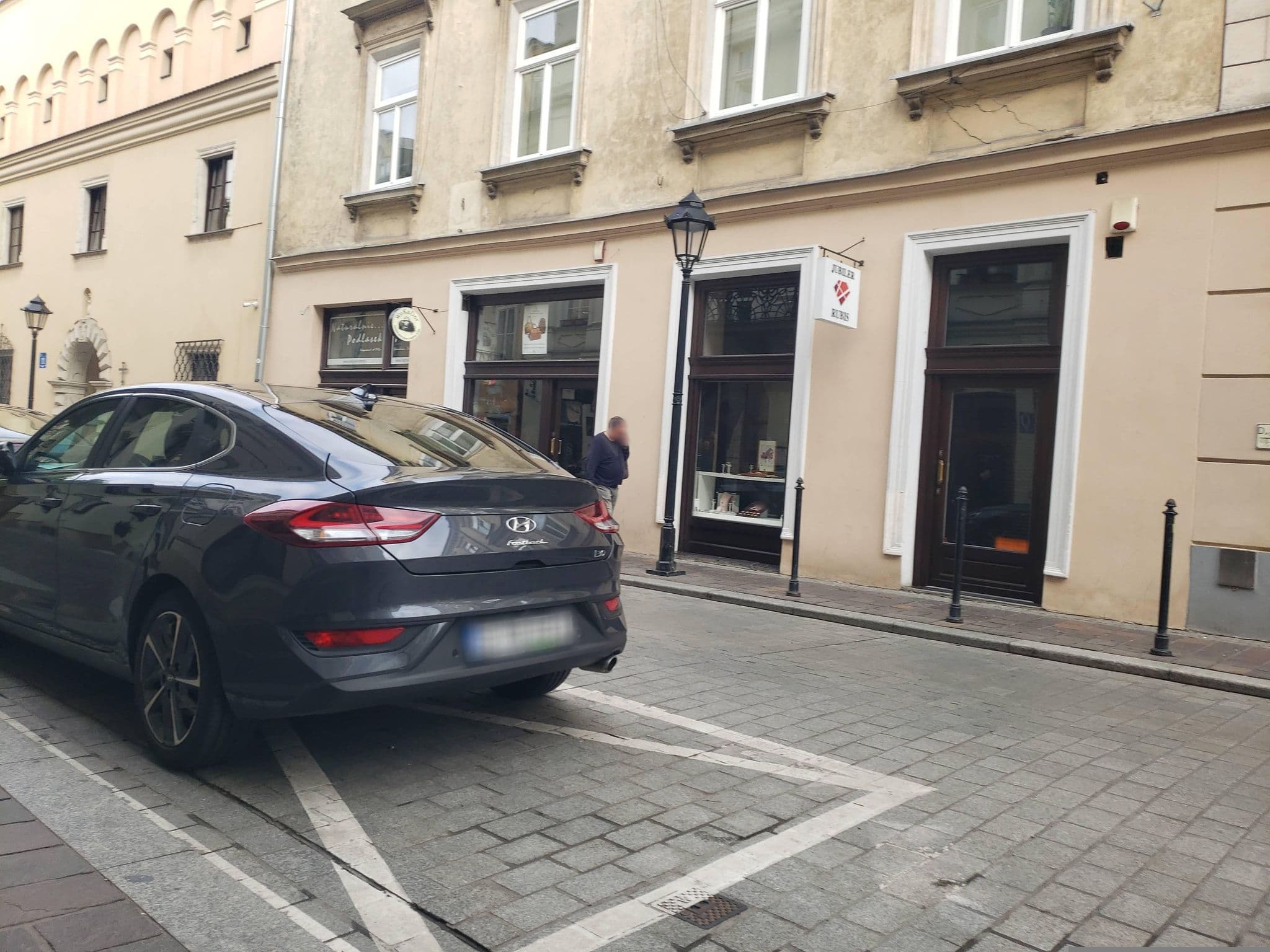 Street view near Isabel, Kraków — © mapfool (CC BY-SA · Mapillary)