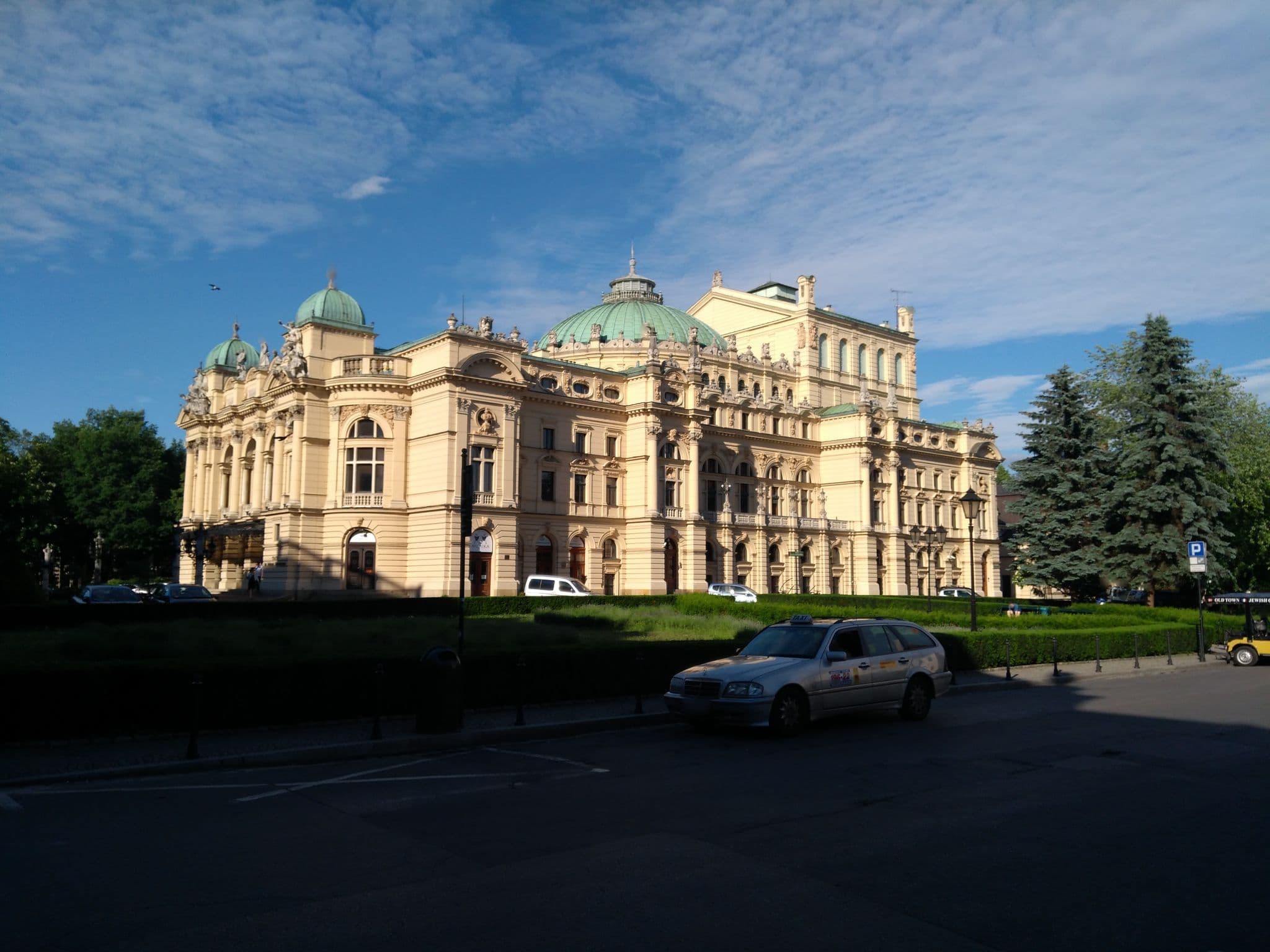 Street view near Krakow City Apartments, Kraków — © remonet (CC BY-SA · Mapillary)